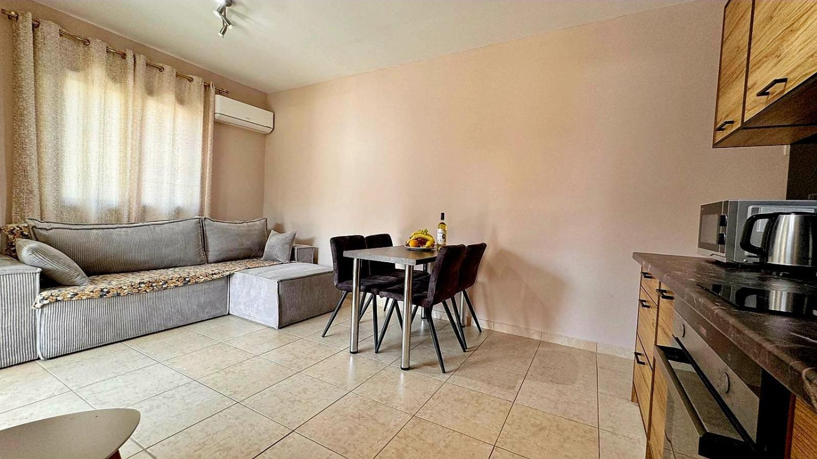 Beautiful 1 Bedroom 600 Meters From The Sea Venus Apartment