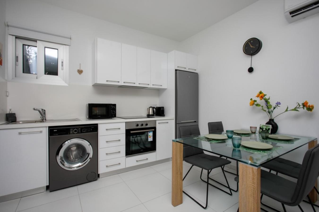 Oasis-amazing Location, Sea View, Stylish Paphos
