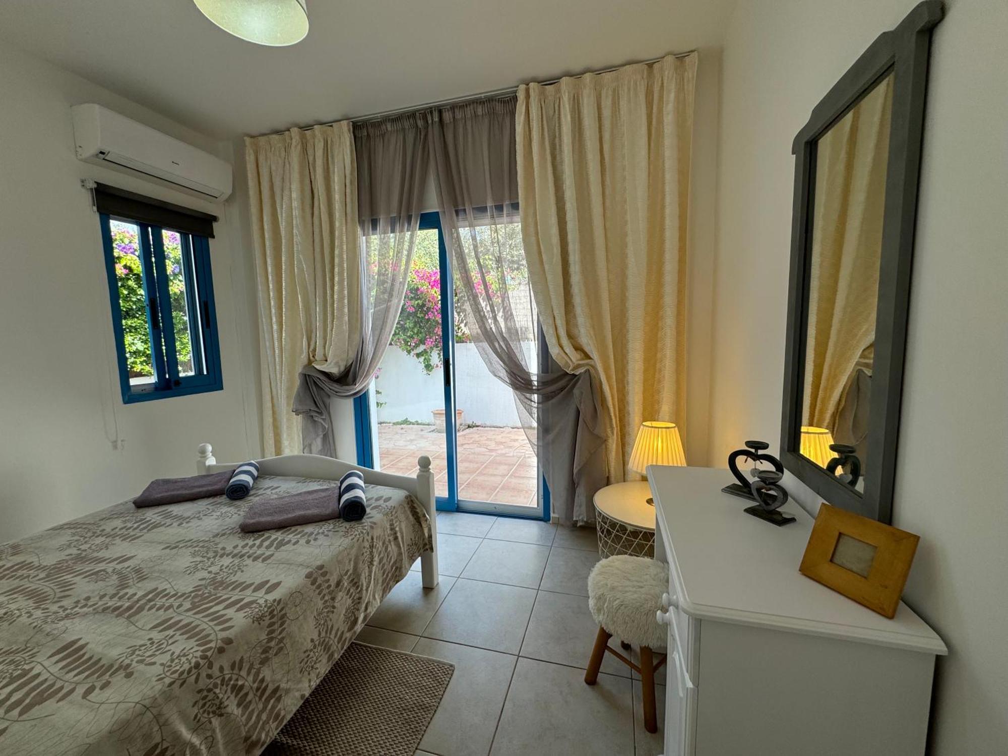 Cozy 2-bd Ap Near The Sea! Apartment Paphos