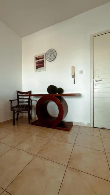Sea Breeze Apartment *