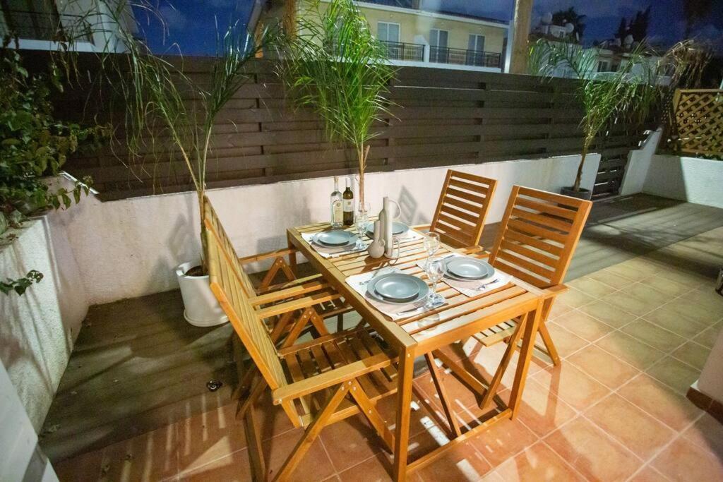 Estea - Melina's Tranquil Oasis By The Pool Apartamento Paphos