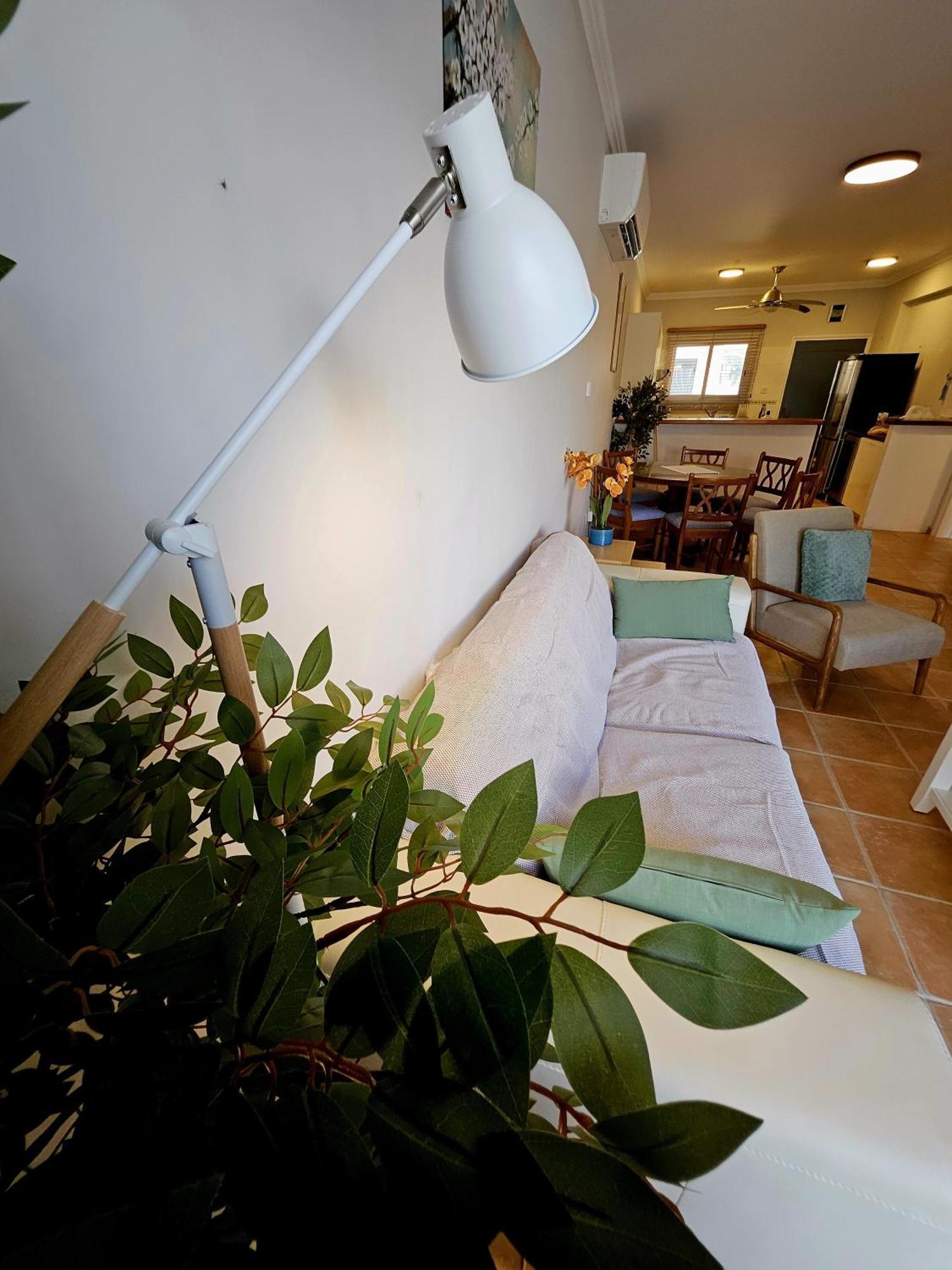 Apartment Family-Friendly 2Br Poolside Apartment With Terrace, Universal Area