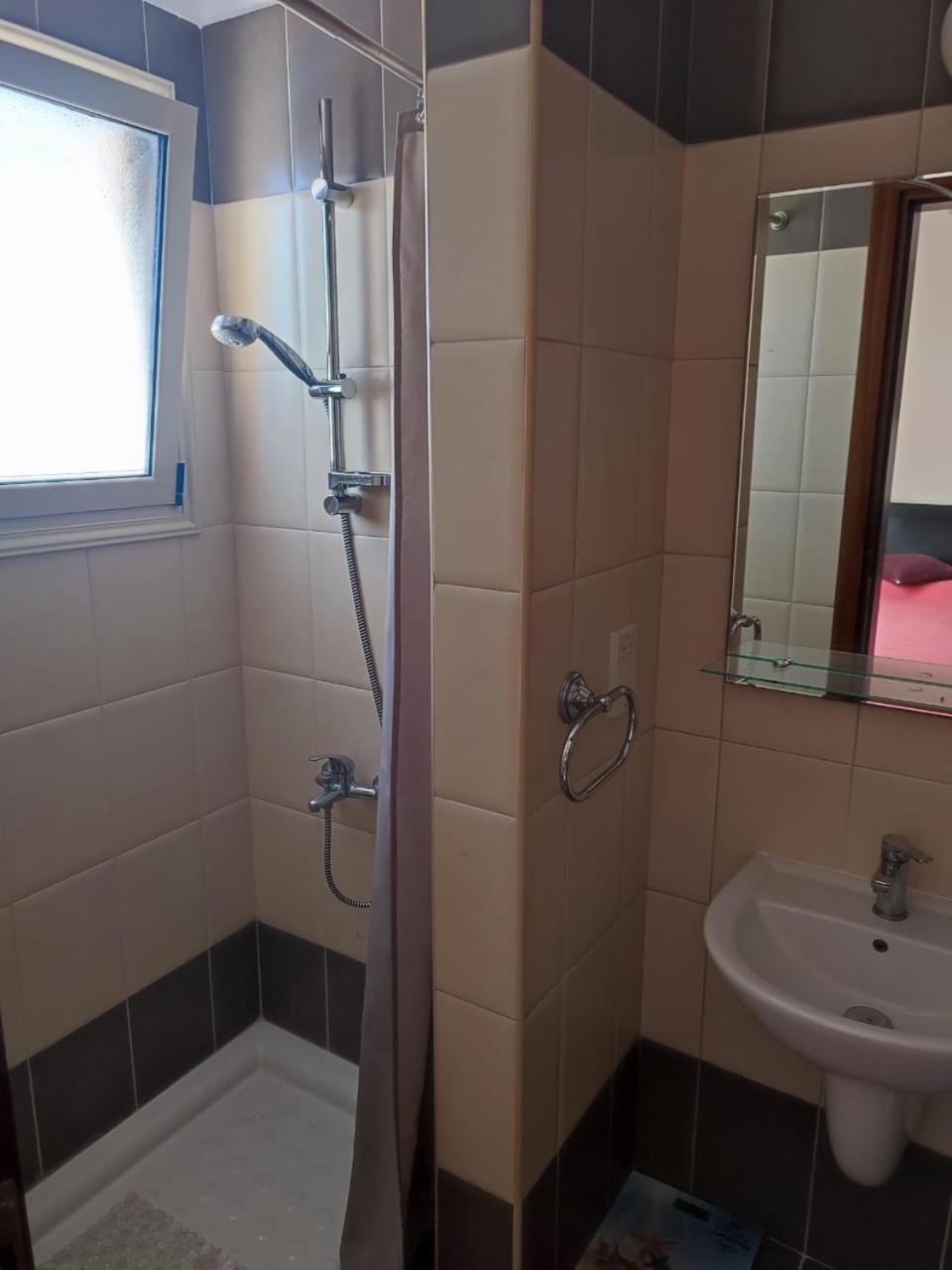 Cosy Seaview Two Bedroom Aparment Tombs Of The Kings *