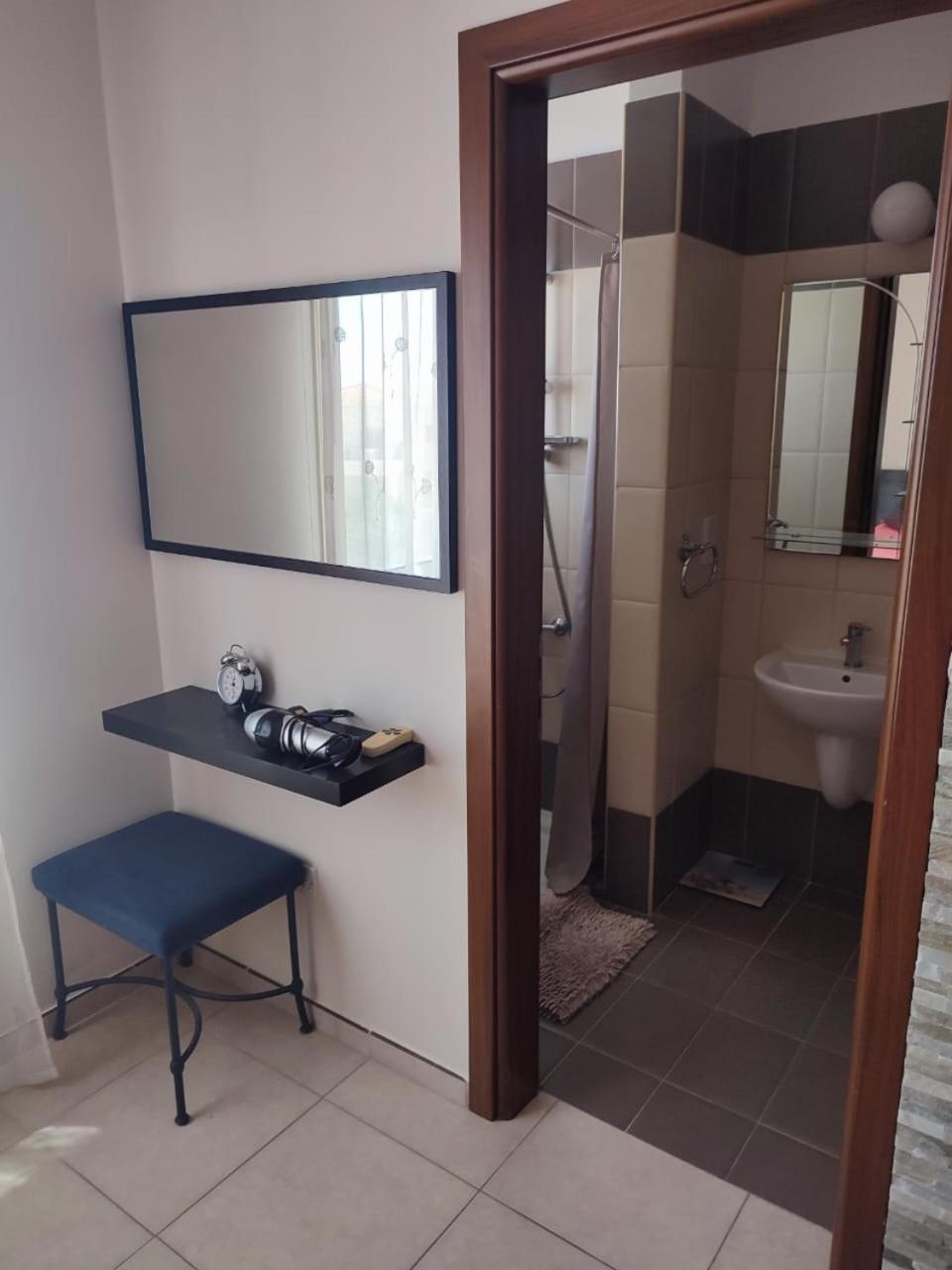 Apartment Cosy Seaview Two Bedroom Aparment Tombs Of The Kings *