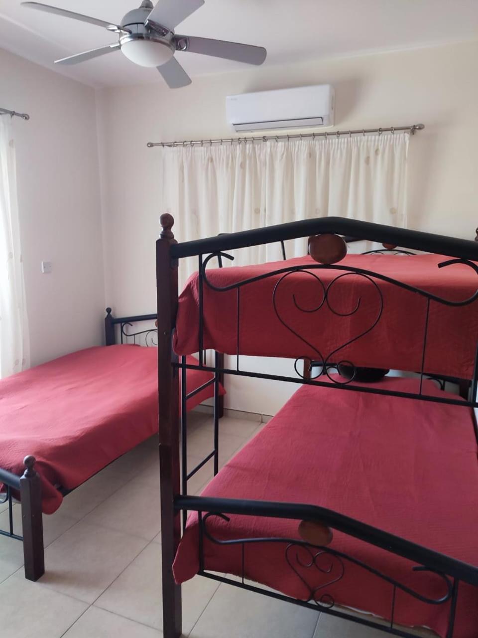 Cosy Seaview Two Bedroom Aparment Tombs Of The Kings