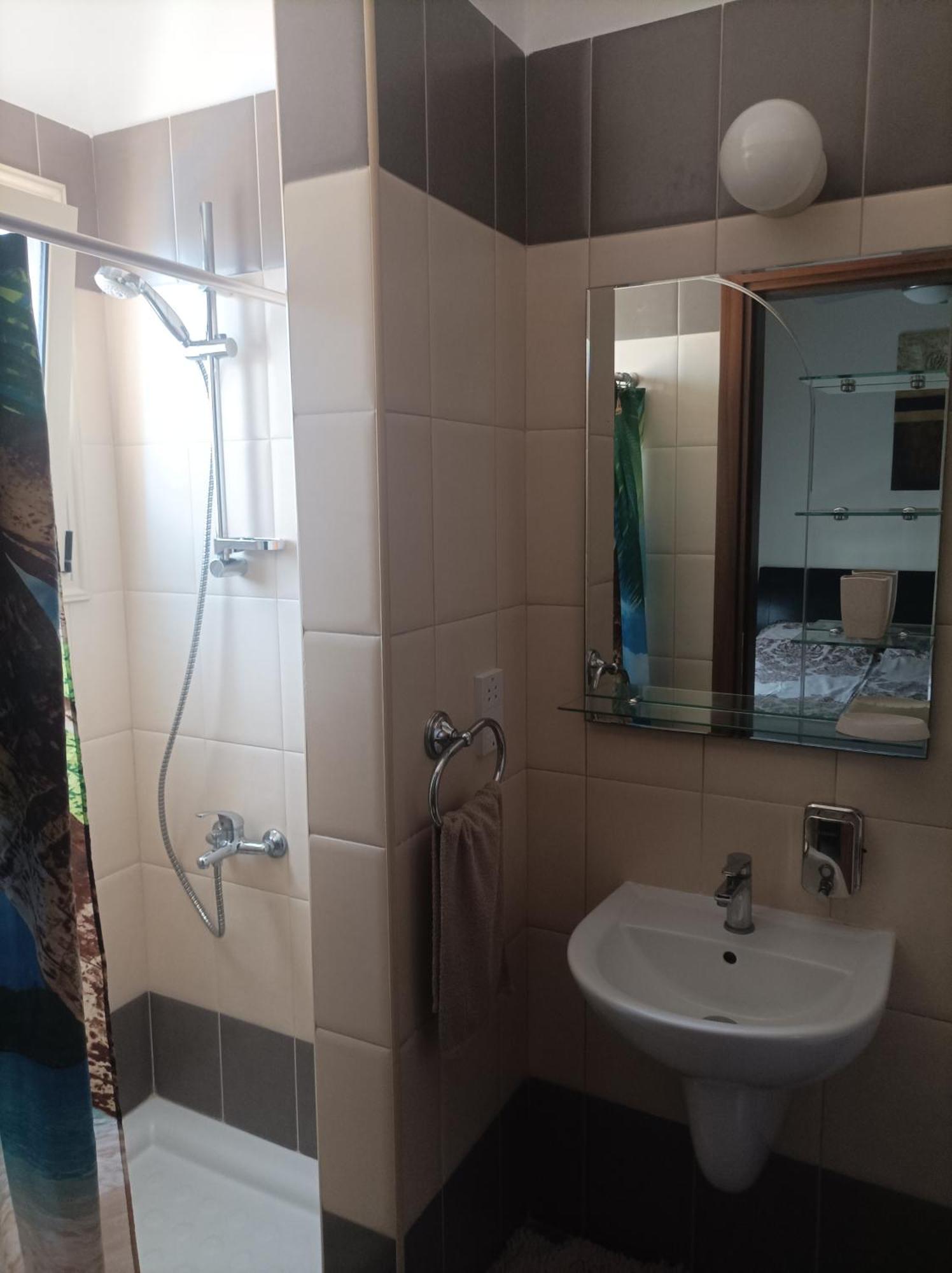 Cosy Seaview Two Bedroom Aparment Tombs Of The Kings * Paphos