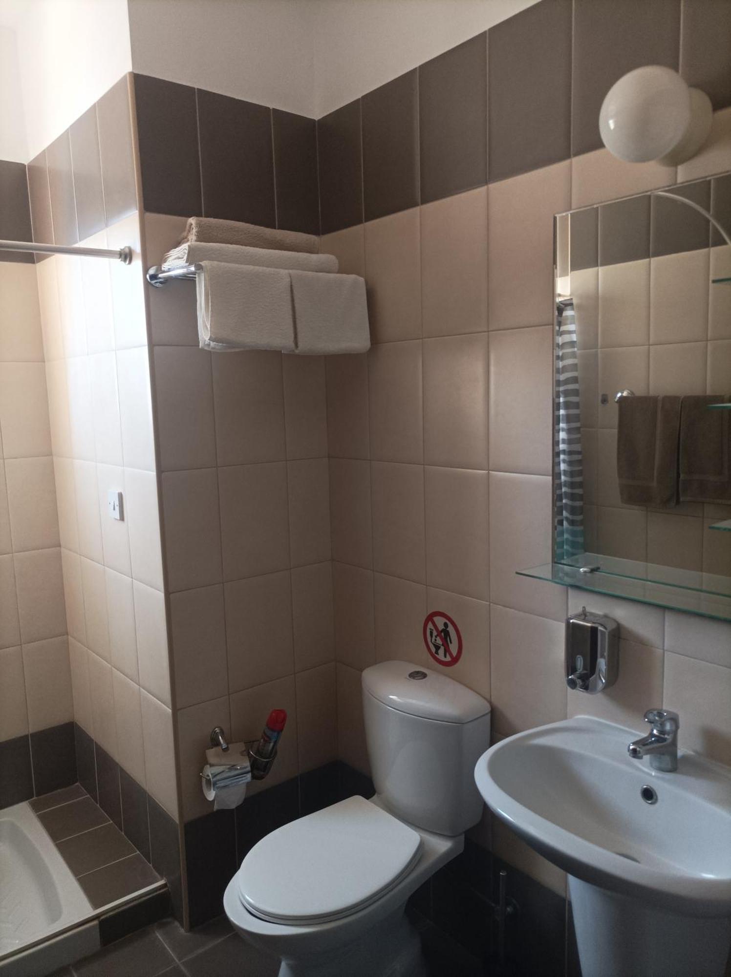 Apartment Cosy Seaview Two Bedroom Aparment Tombs Of The Kings *