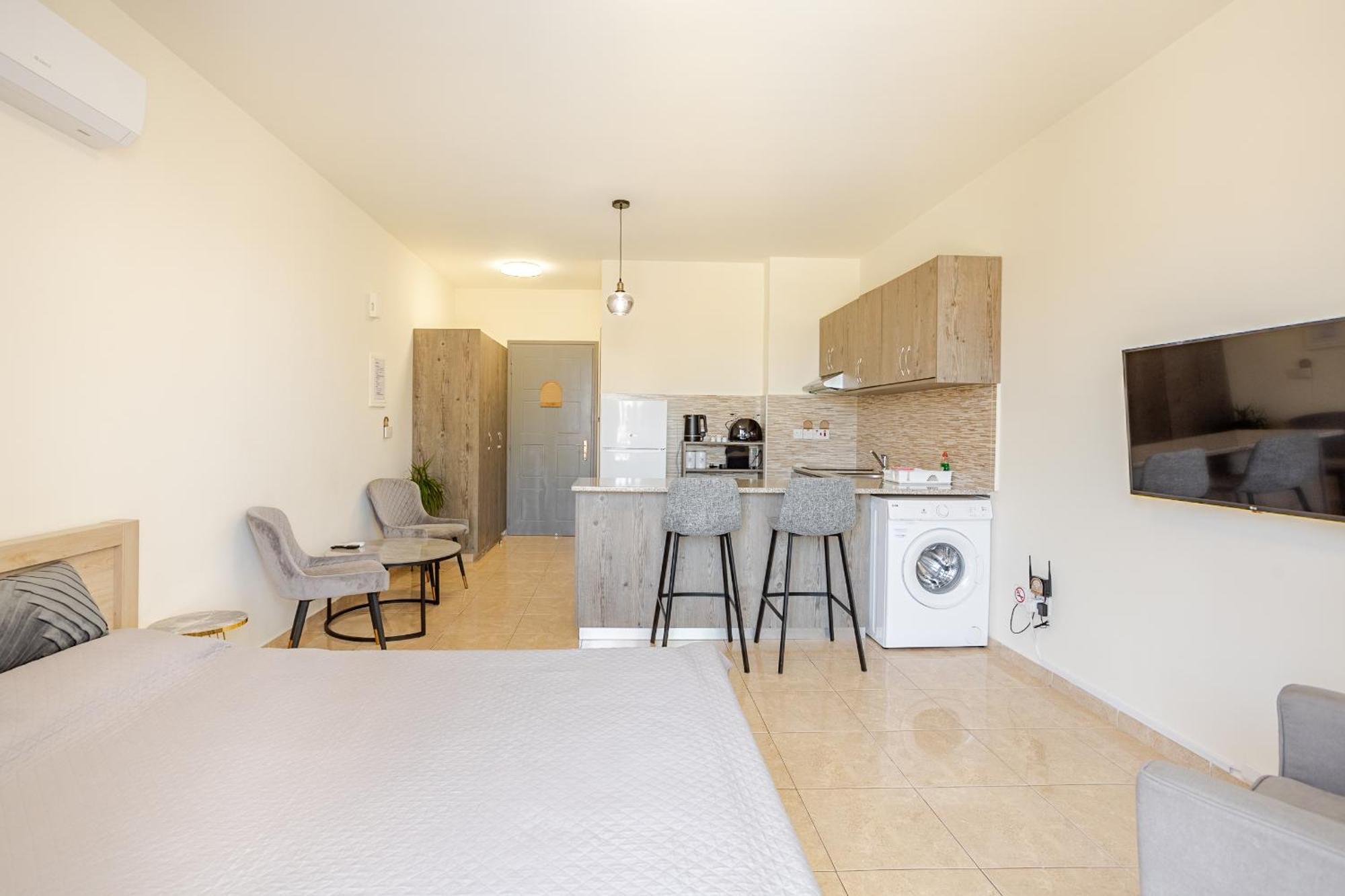 Danaos Seaside 104 With Pool In Tourist Area *