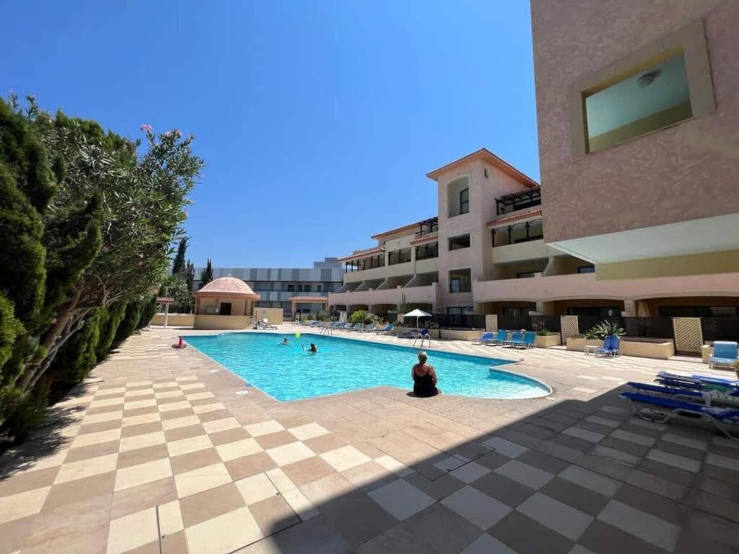 Queens Gardens Paradise Vip, Pool, Mall, Sea Apartment Paphos