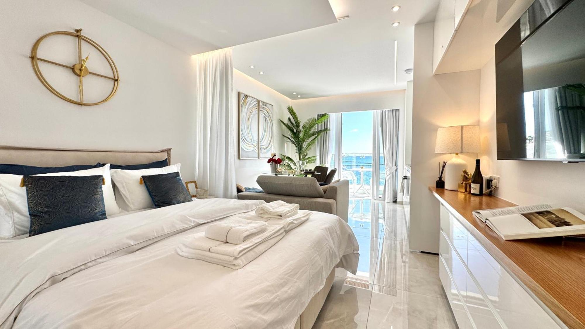 Apartment The Ocean - Luxury At The Harbor Paphos