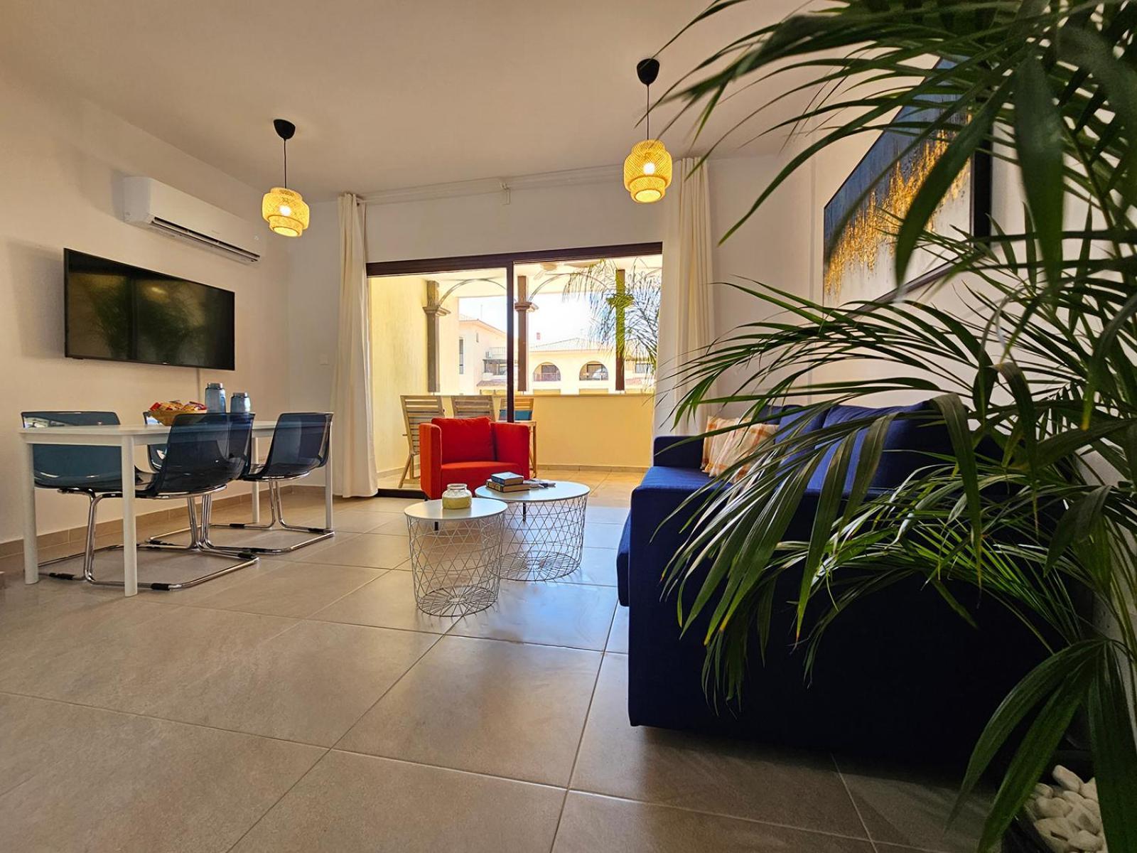 Apartment Seaside Modern Flat With Pool Queens Gardens 211