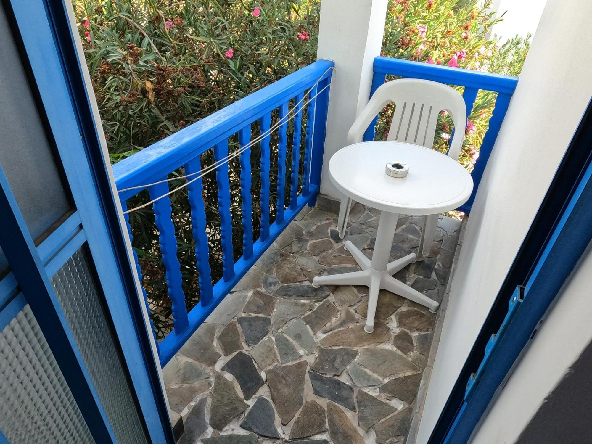 Island Budget Apartment *