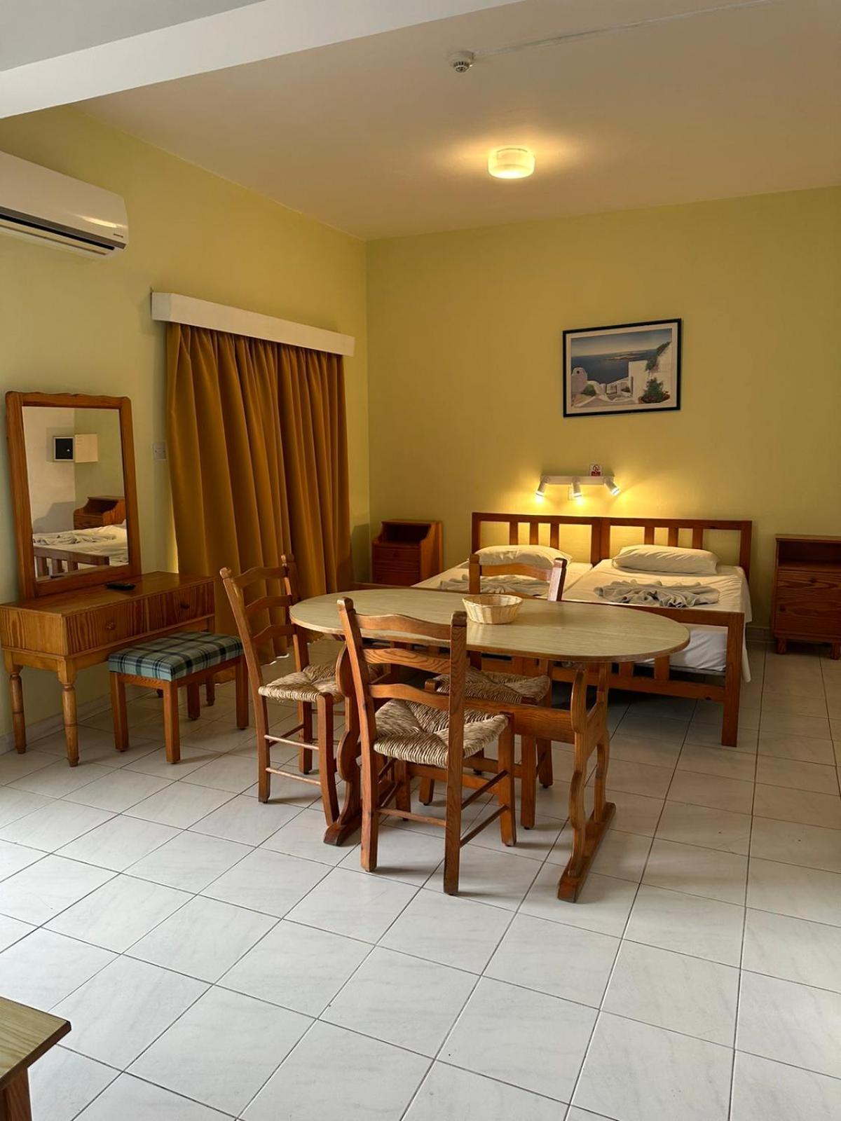 Island Budget Apartment