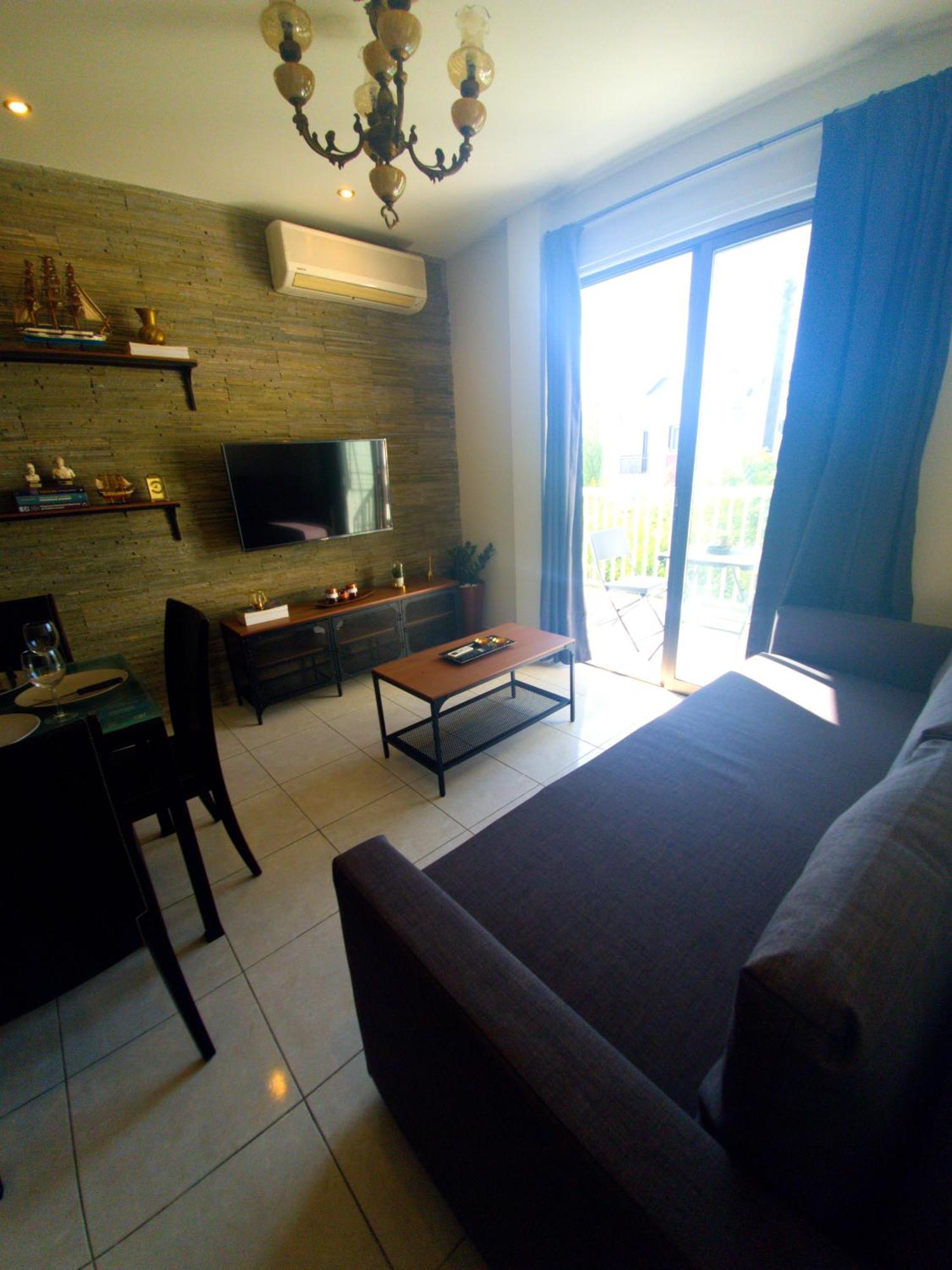 Seaside Rustic Flat In Harbour Tourist Area *