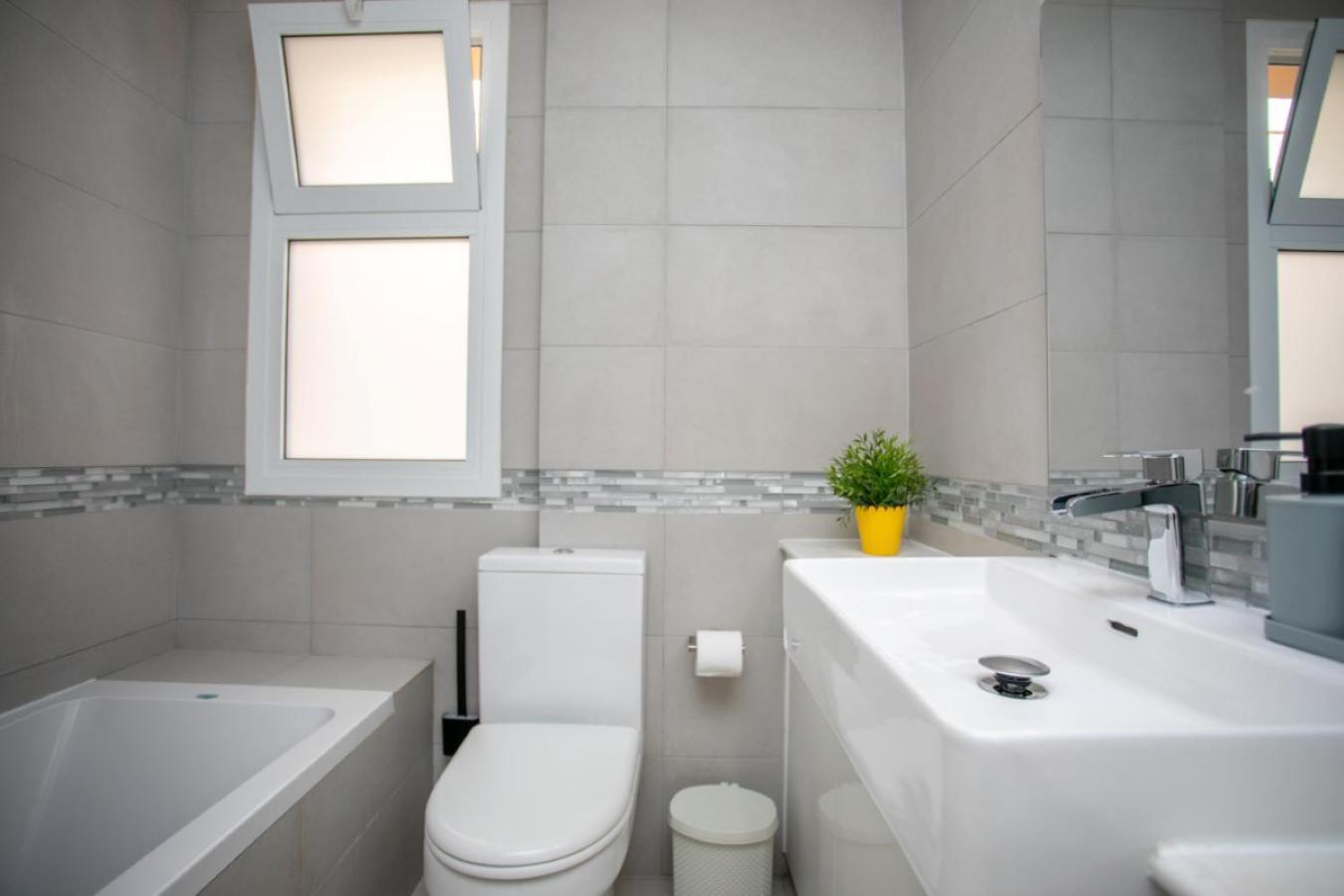 Apartment Lovely & Stylish! 3br Specious Penthouse-serenity Skyview