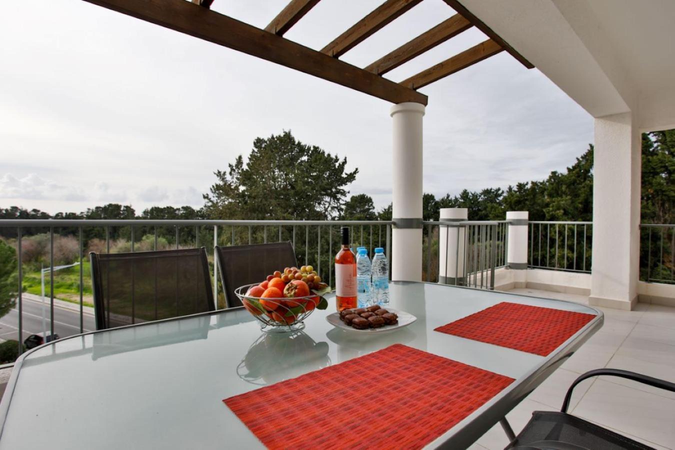 Lovely & Stylish! 3br Specious Penthouse-serenity Skyview Apartment *