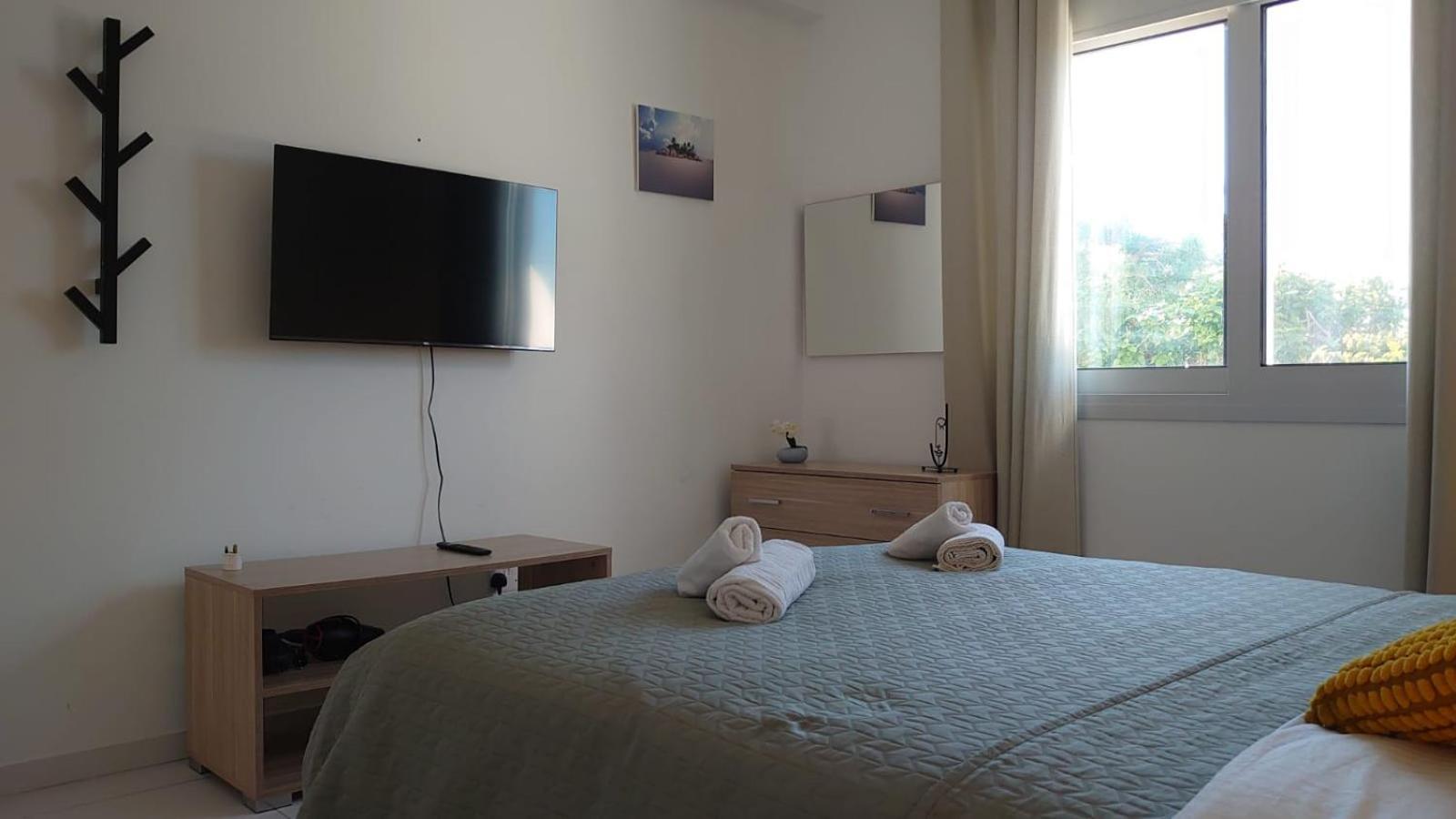 Apartment Oasis-amazing Location, Sea View, Stylish *
