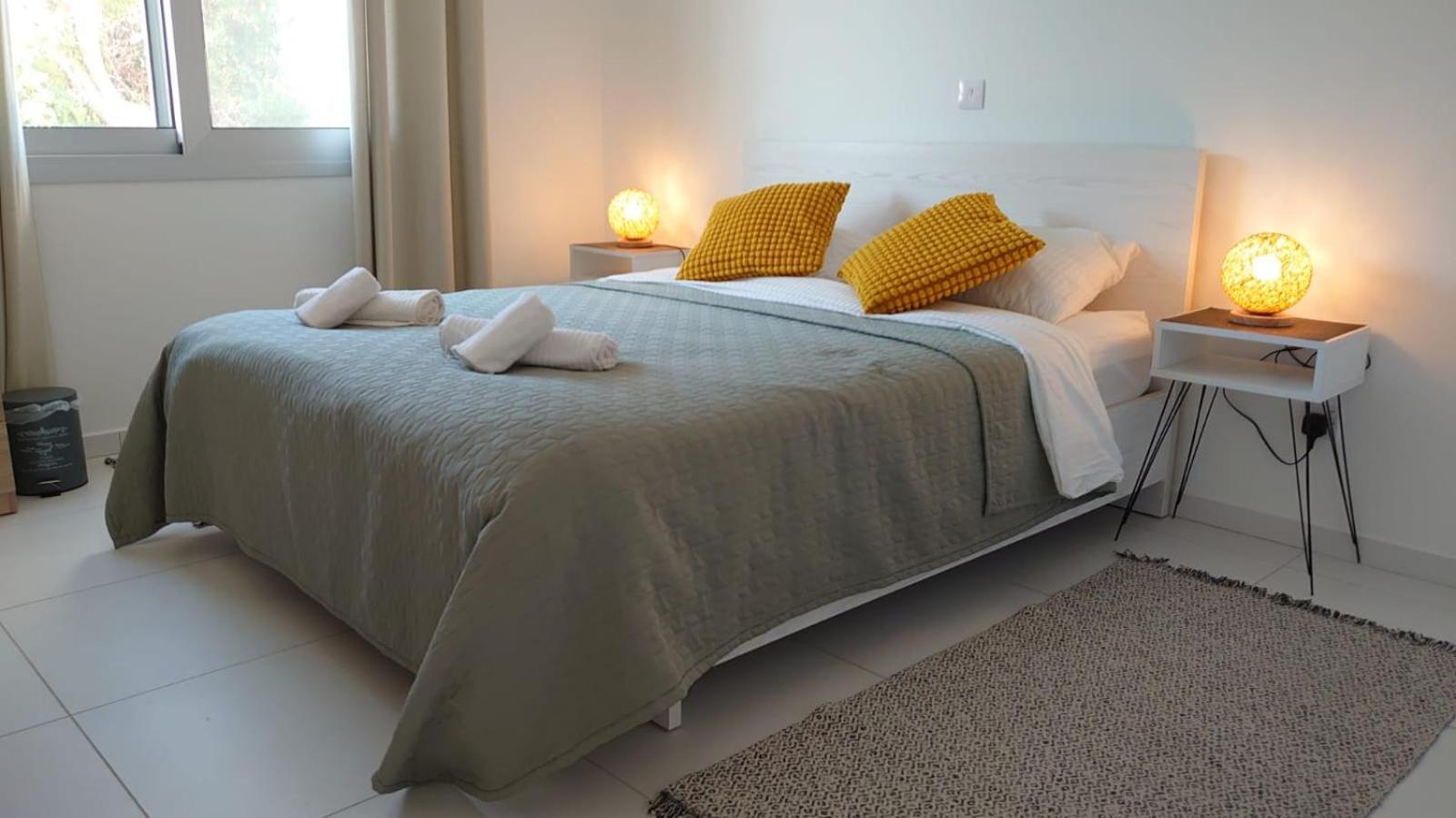 Apartment Oasis-amazing Location, Sea View, Stylish *