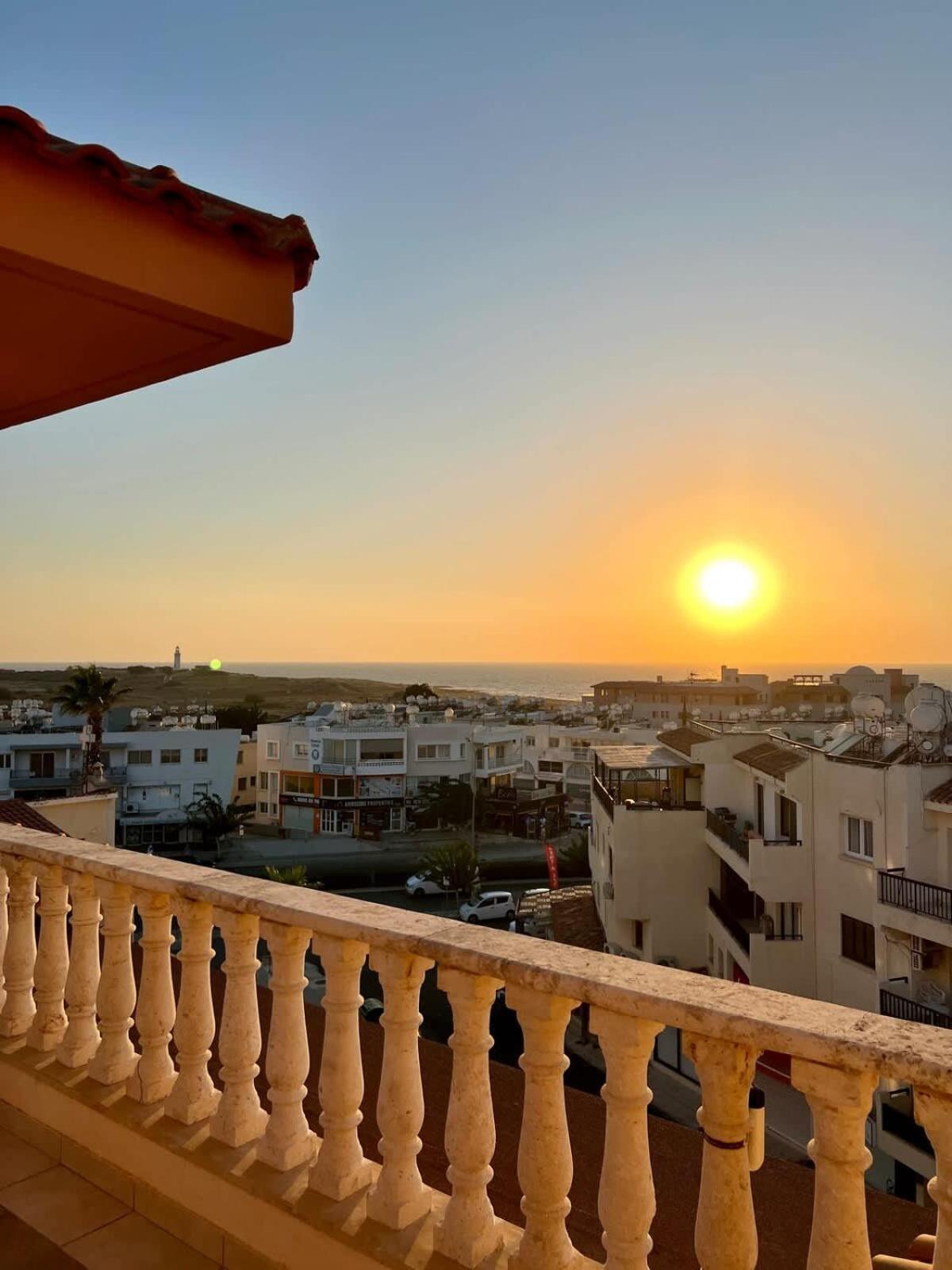 Penthouse 365 Sunsets * Paphos