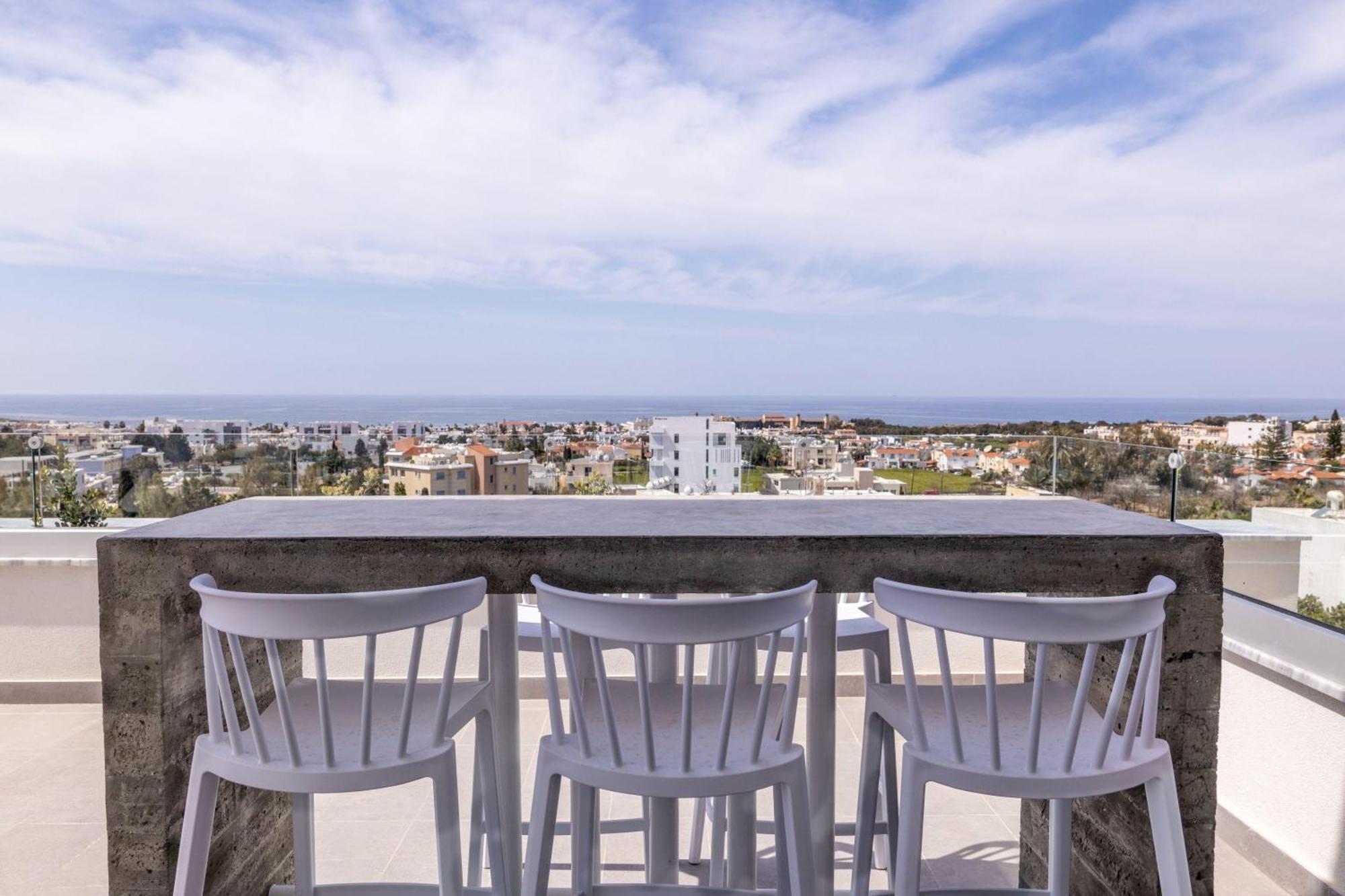 Premier 403 3 Bed Apartment *