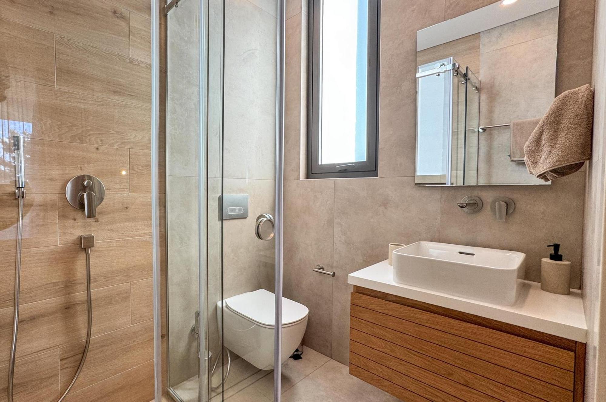 Apartment Malberry Park 203 - Modern 2 Bedroom With Pool, Gym, Jaccuzi Paphos