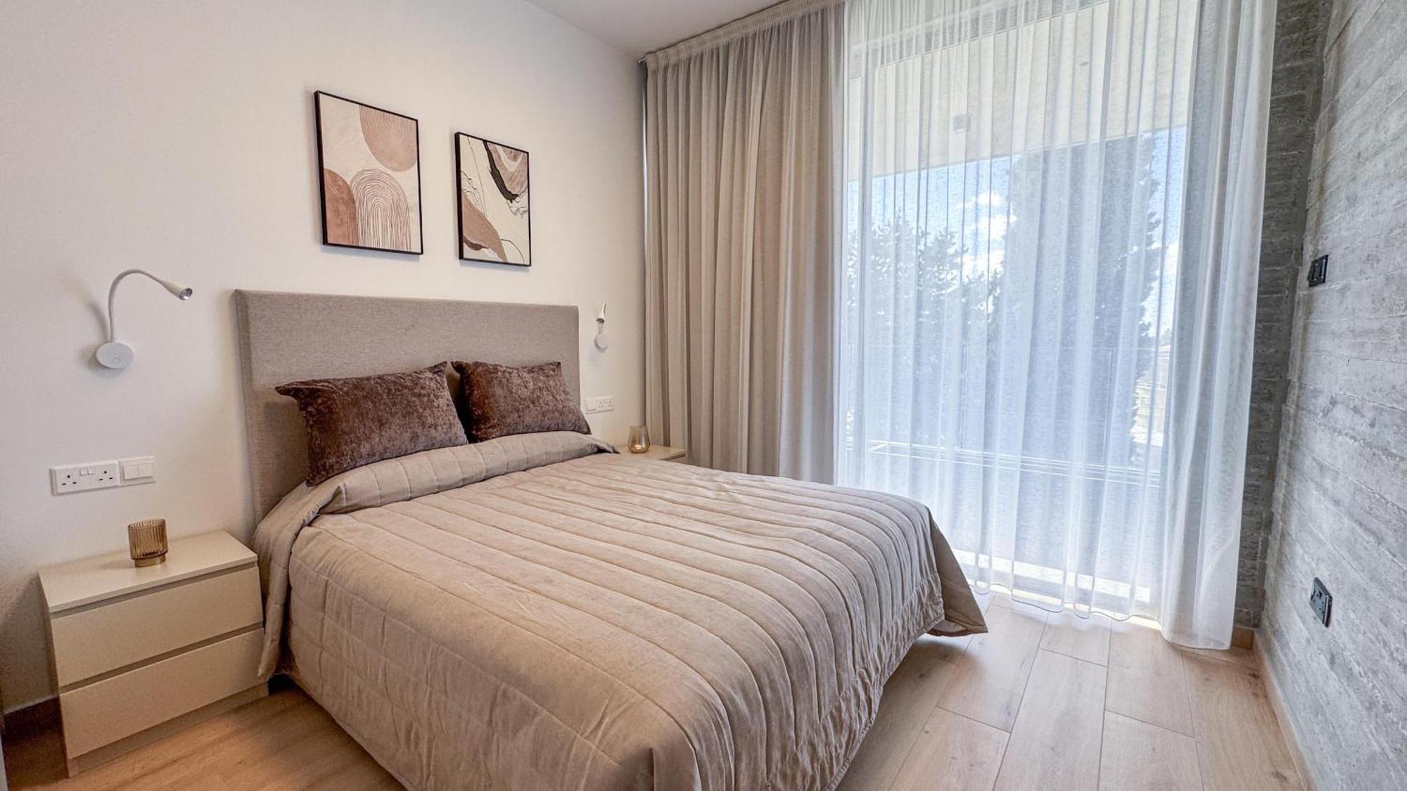 Malberry Park 203 - Modern 2 Bedroom With Pool, Gym, Jaccuzi Apartment *