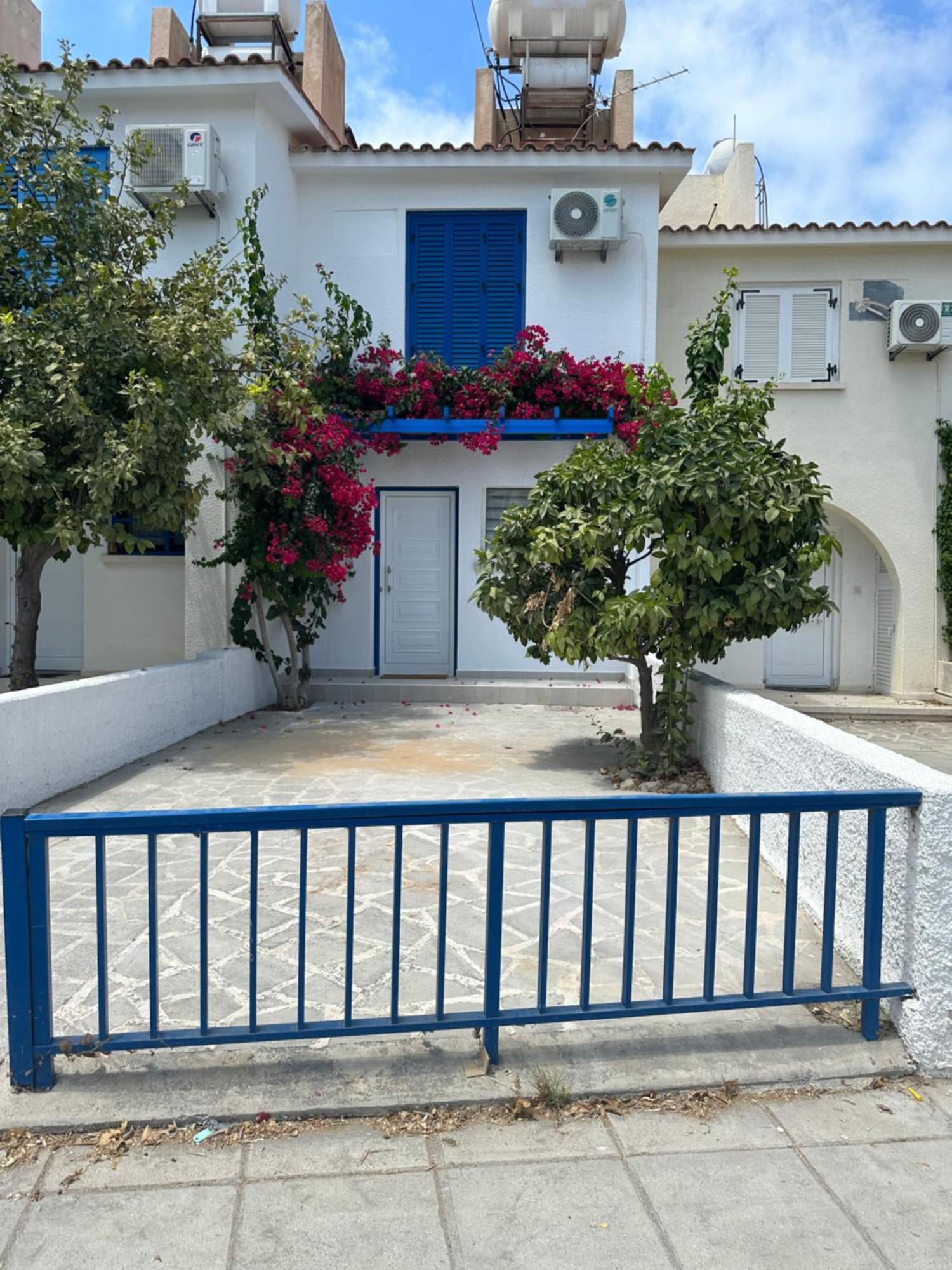 Villa W *