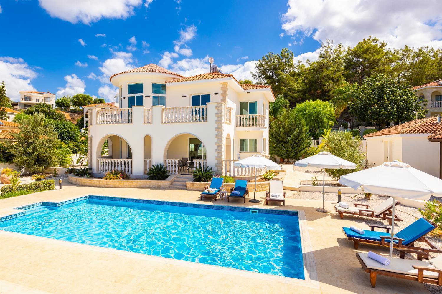 Komissa Villa *
