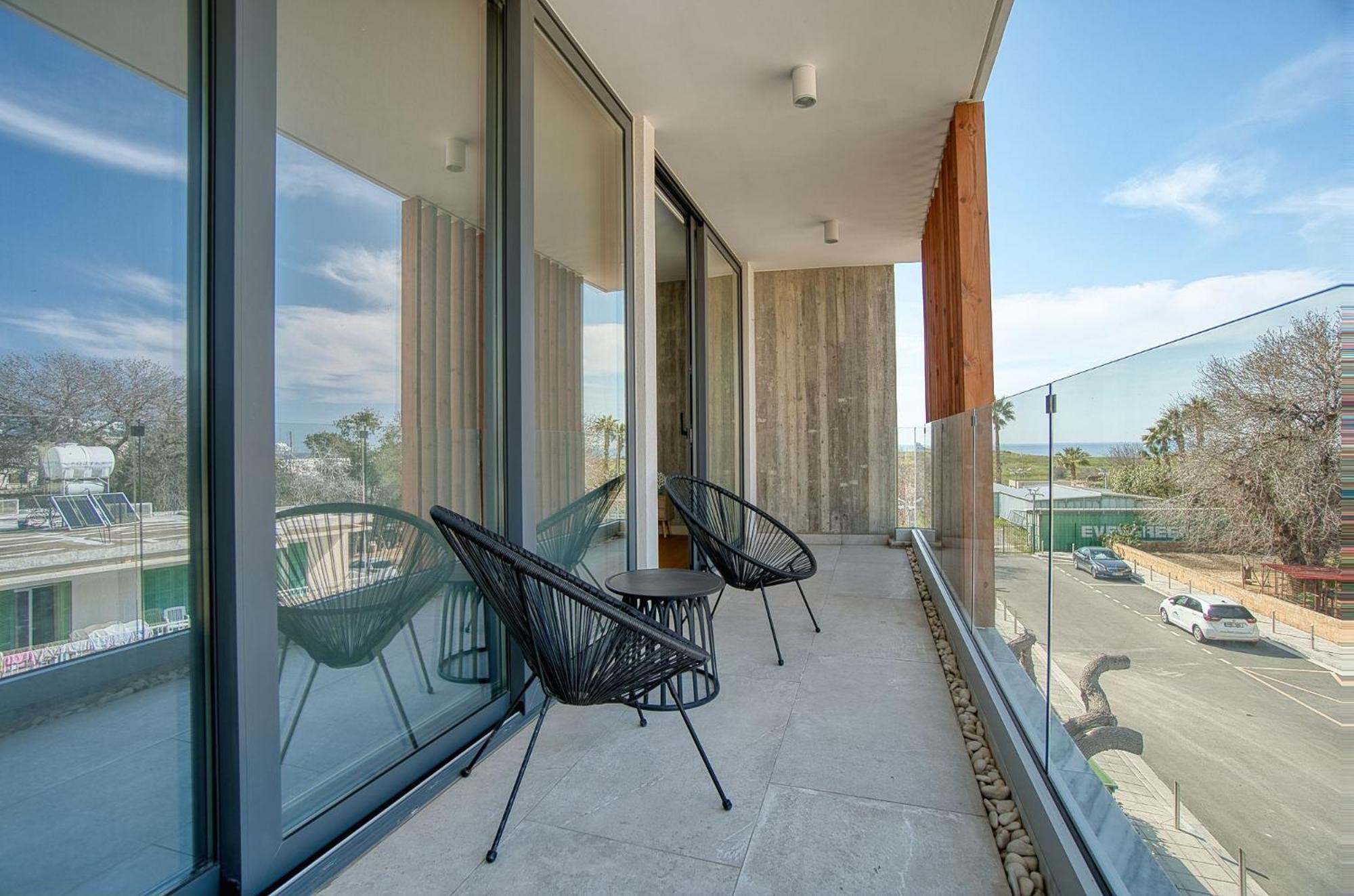 Avenue 202 1 Bed Apartment *