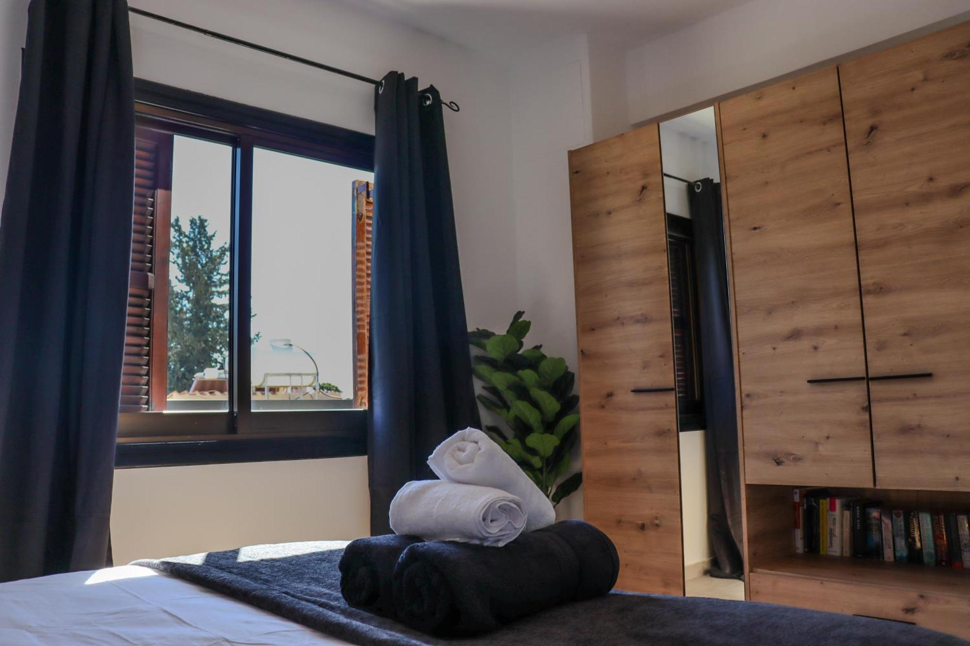 Horizon Gateway 1b, Paphos, Pool Apartment