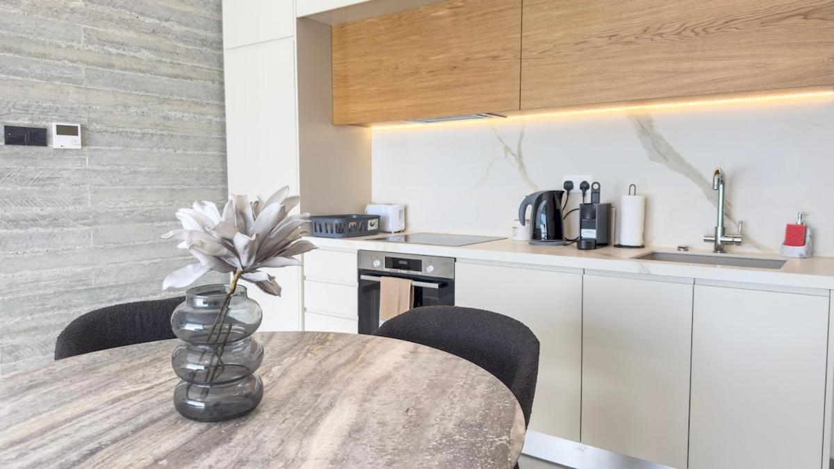 Apartment Malberry Park 102 - Modern 2 Bedroom With Pool, Gym, Jaccuzi Paphos