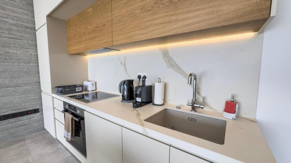 Apartment Malberry Park 102 - Modern 2 Bedroom With Pool, Gym, Jaccuzi *