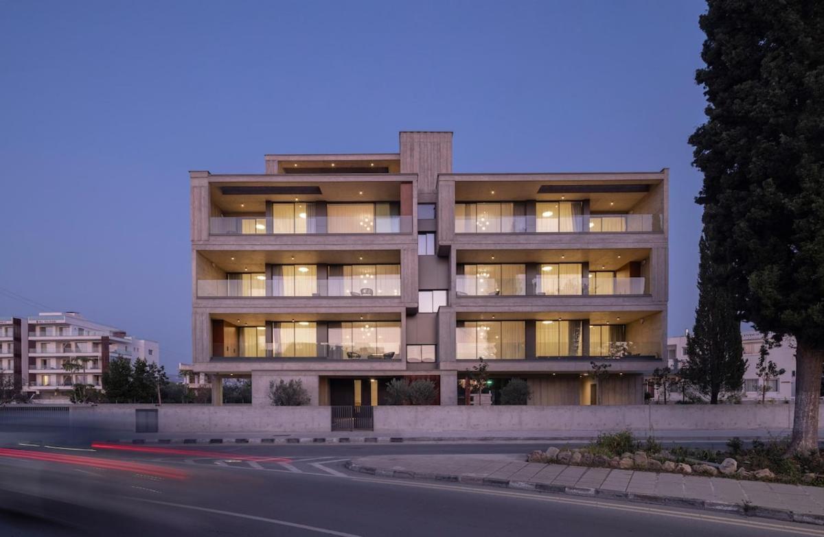 Malberry Park 102 - Modern 2 Bedroom With Pool, Gym, Jaccuzi Apartment *