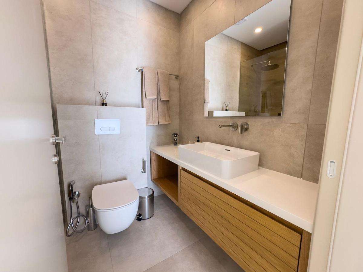 Apartment Malberry Park 102 - Modern 2 Bedroom With Pool, Gym, Jaccuzi Paphos