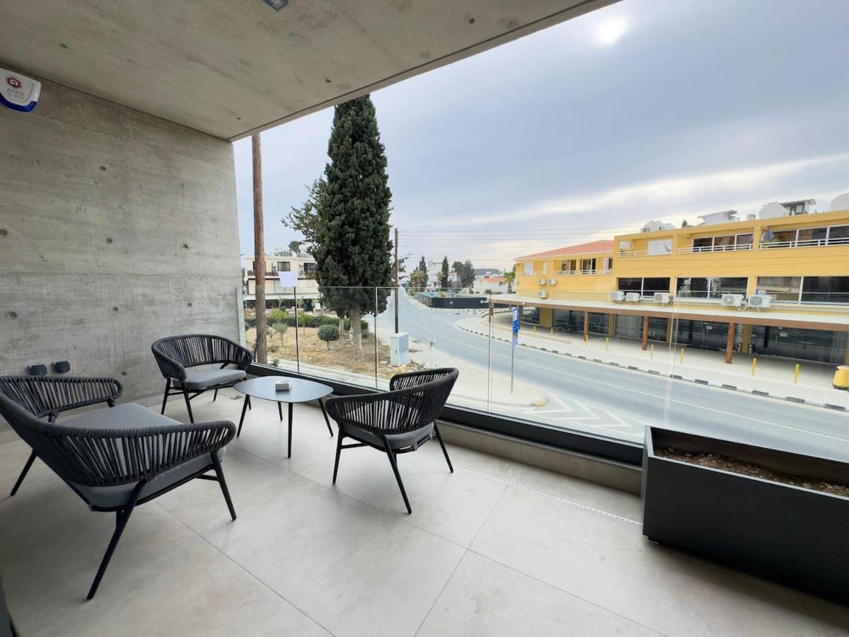 Malberry Park 102 - Modern 2 Bedroom With Pool, Gym, Jaccuzi Apartment Paphos