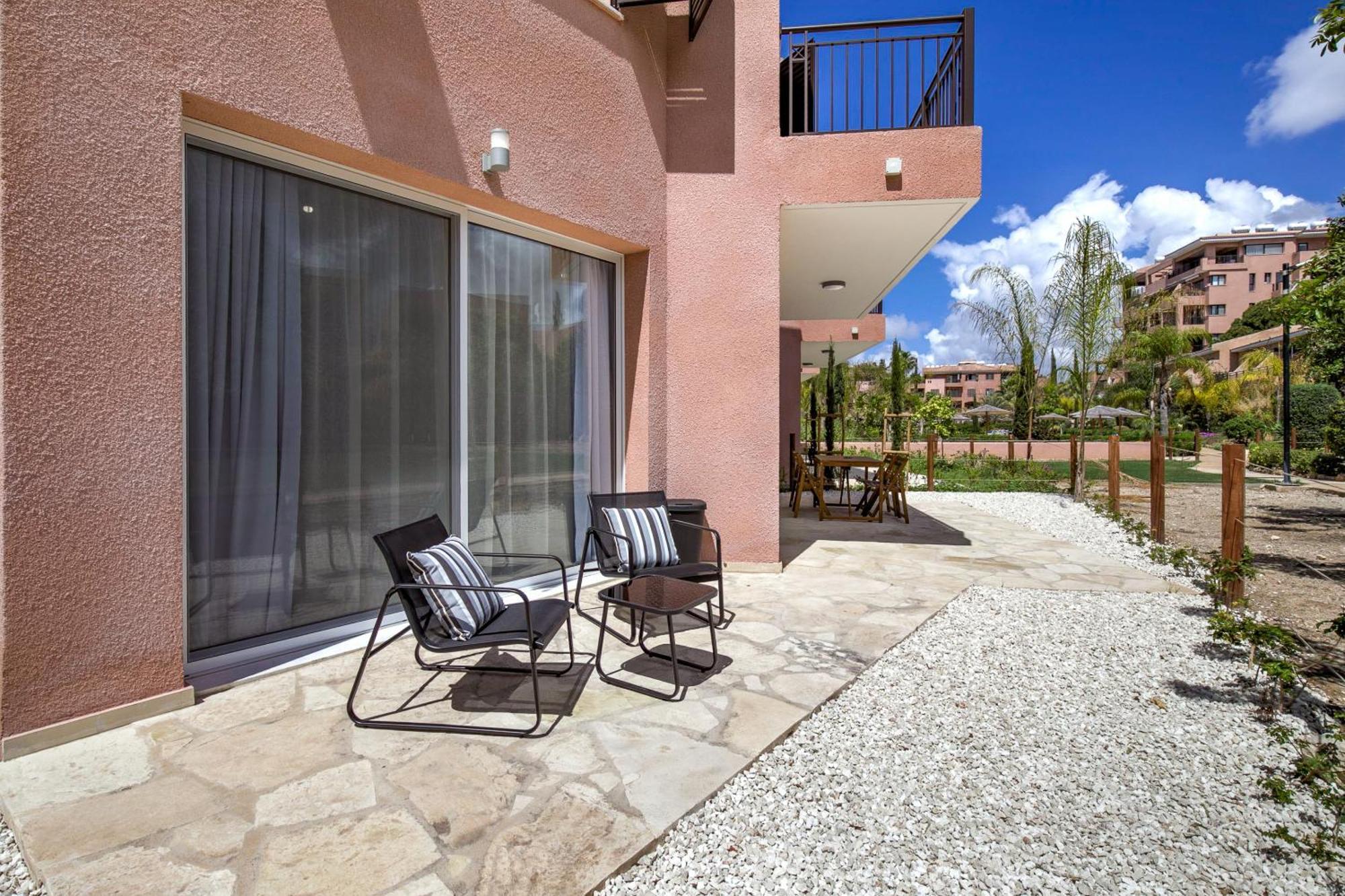 Aphrodite Gardens Modern By Vichy Holidays Villa Paphos