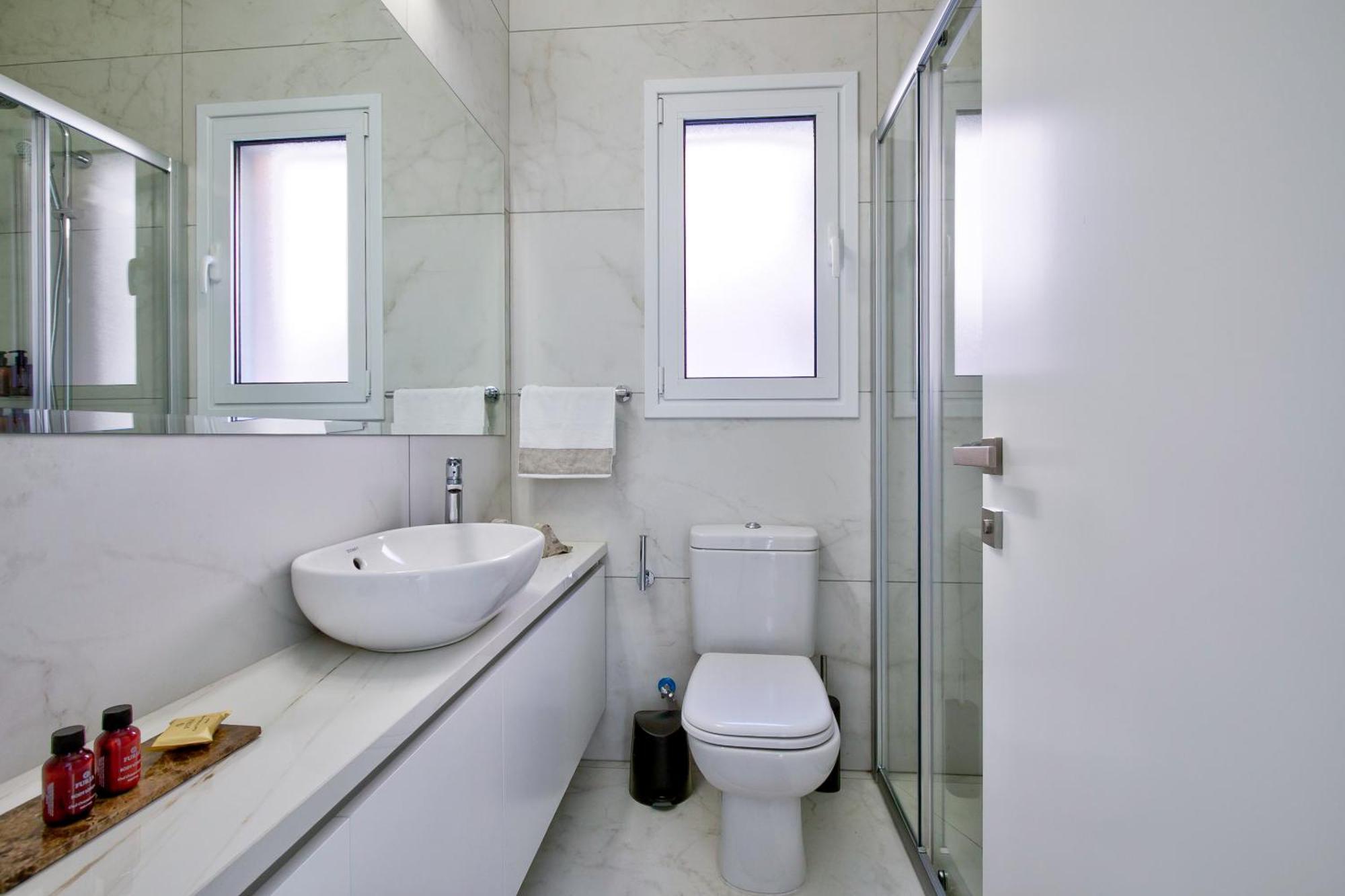 Villa Aphrodite Gardens Modern By Vichy Holidays Paphos