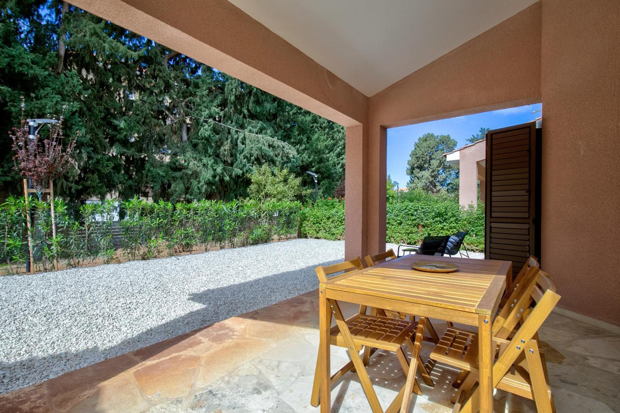 Aphrodite Gardens Modern By Vichy Holidays Paphos