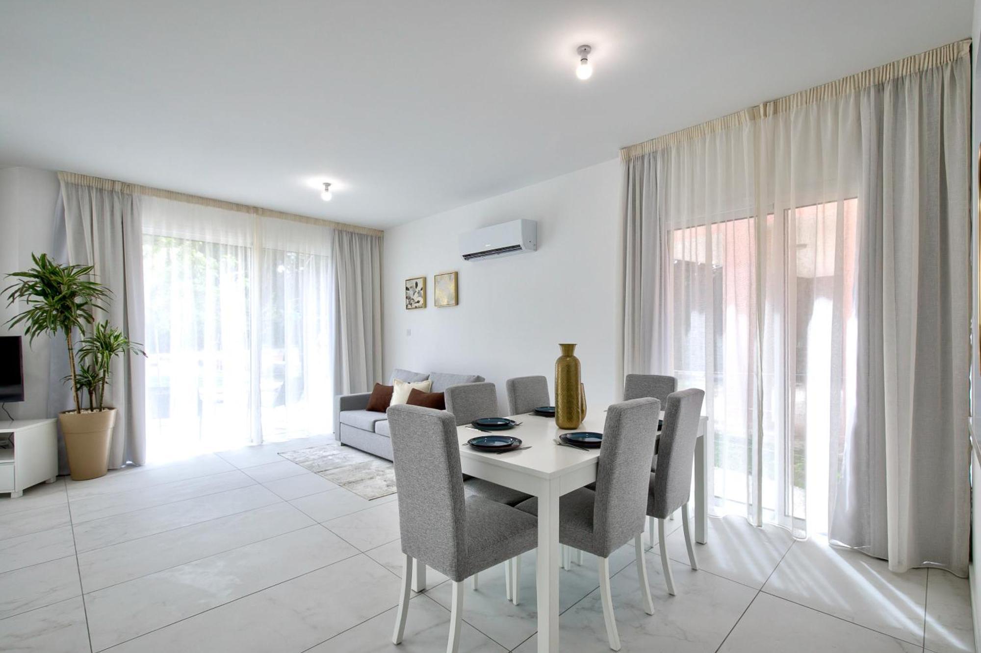 Villa Aphrodite Gardens Modern By Vichy Holidays