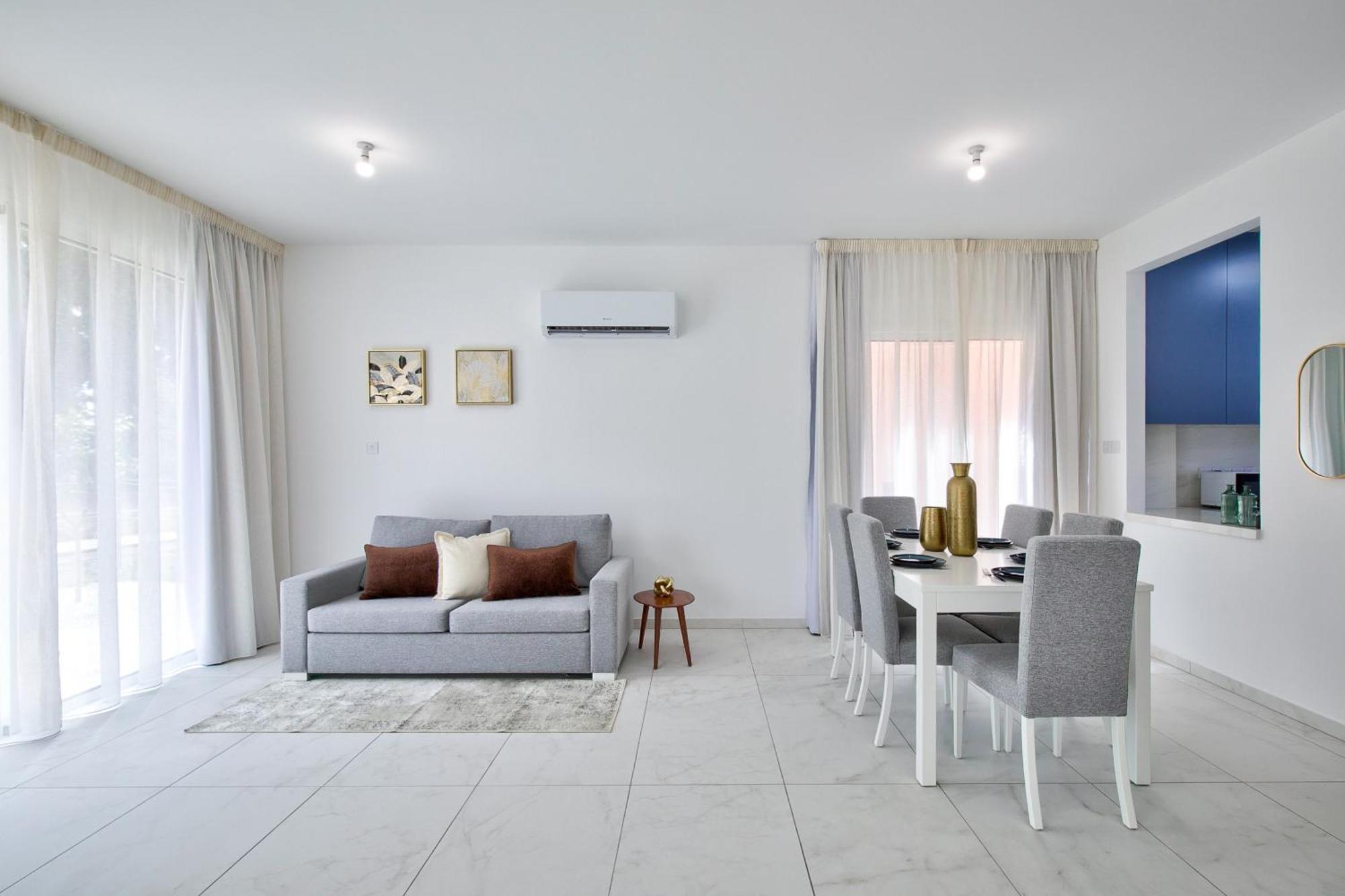 Villa Aphrodite Gardens Modern By Vichy Holidays