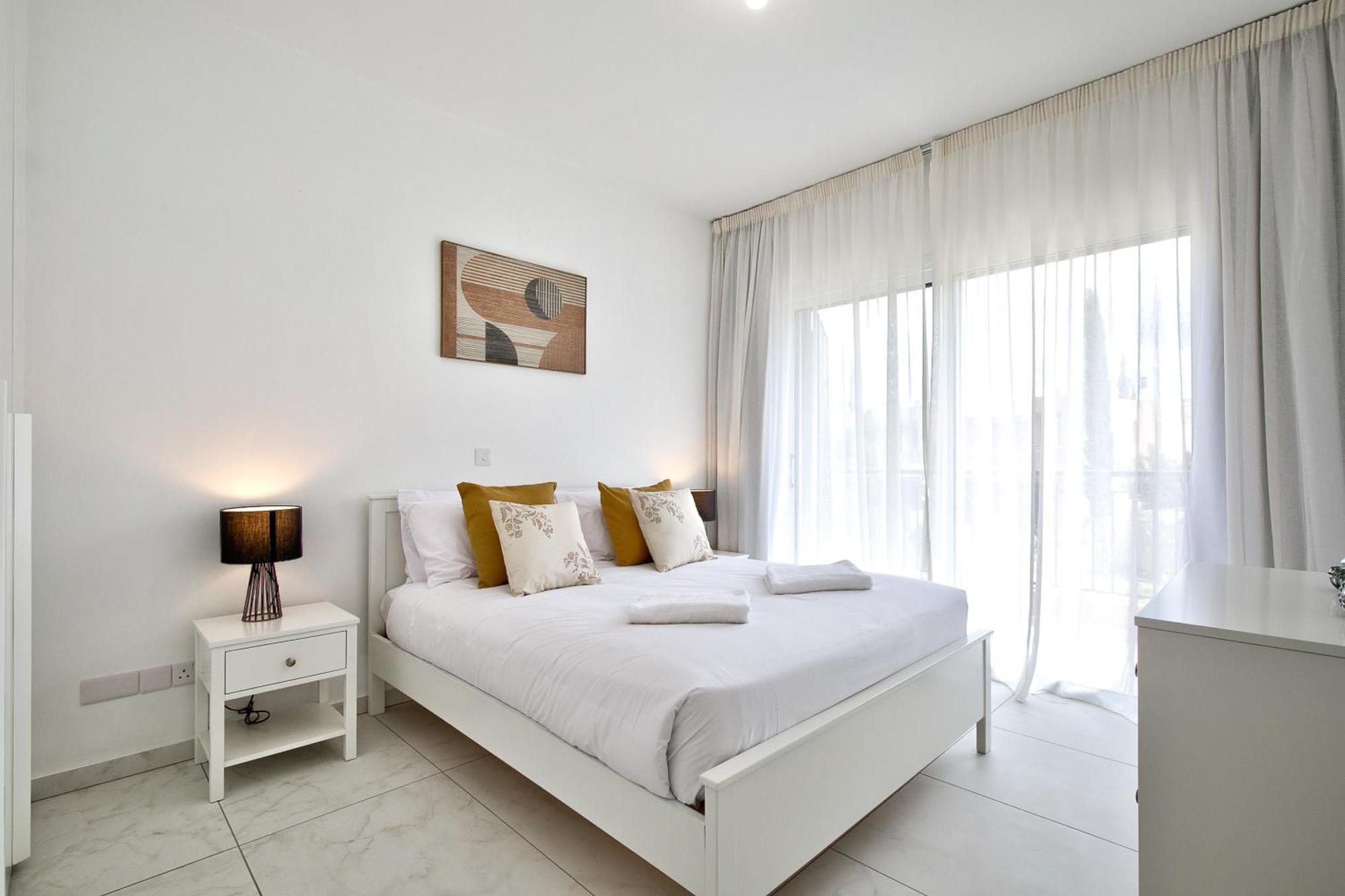 Villa Aphrodite Gardens Modern By Vichy Holidays Paphos