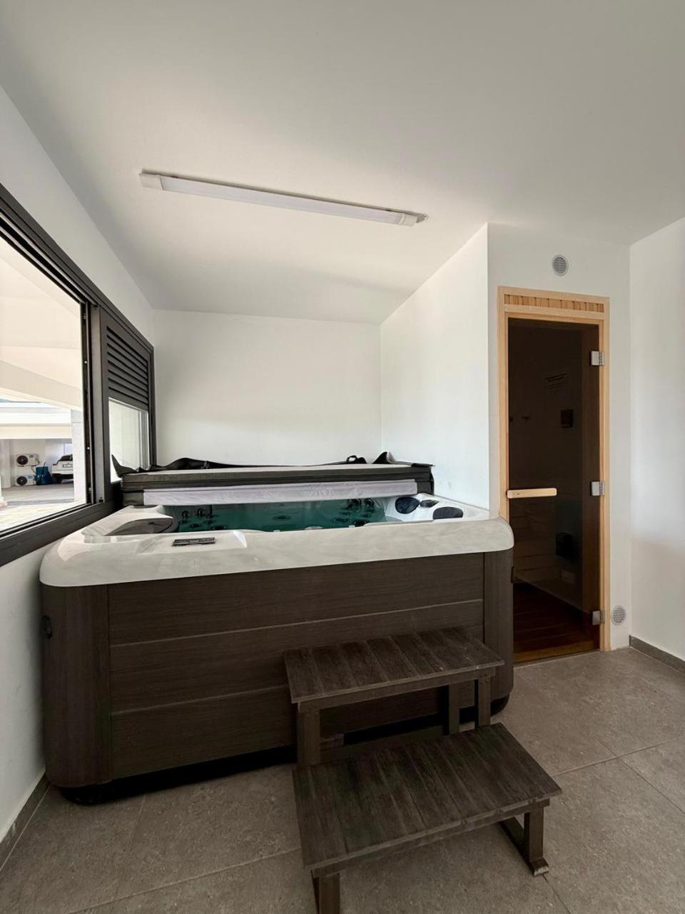 And Chill -luxury In Kato Apartment Paphos