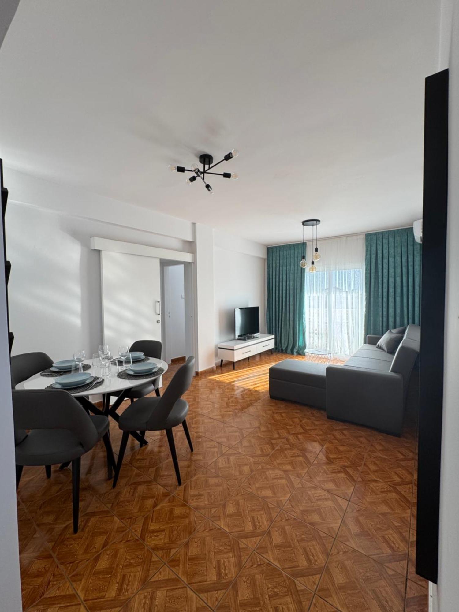 Apartment Elegant Two-bedroom In Kato Close To Everything!