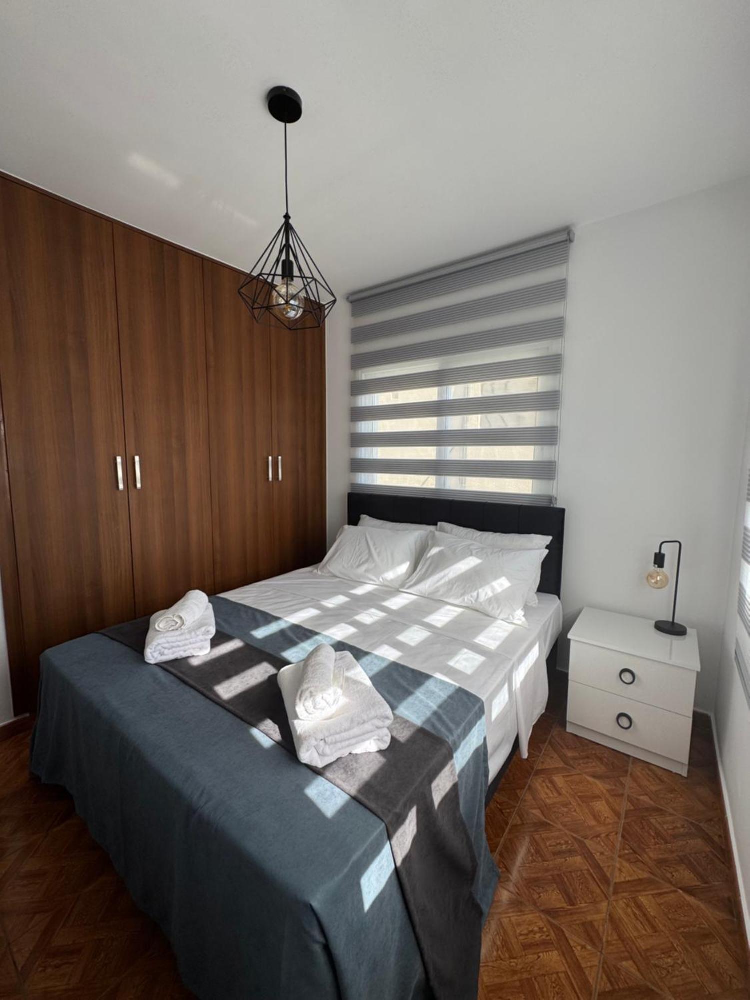 Apartment Elegant Two-bedroom In Kato Close To Everything!