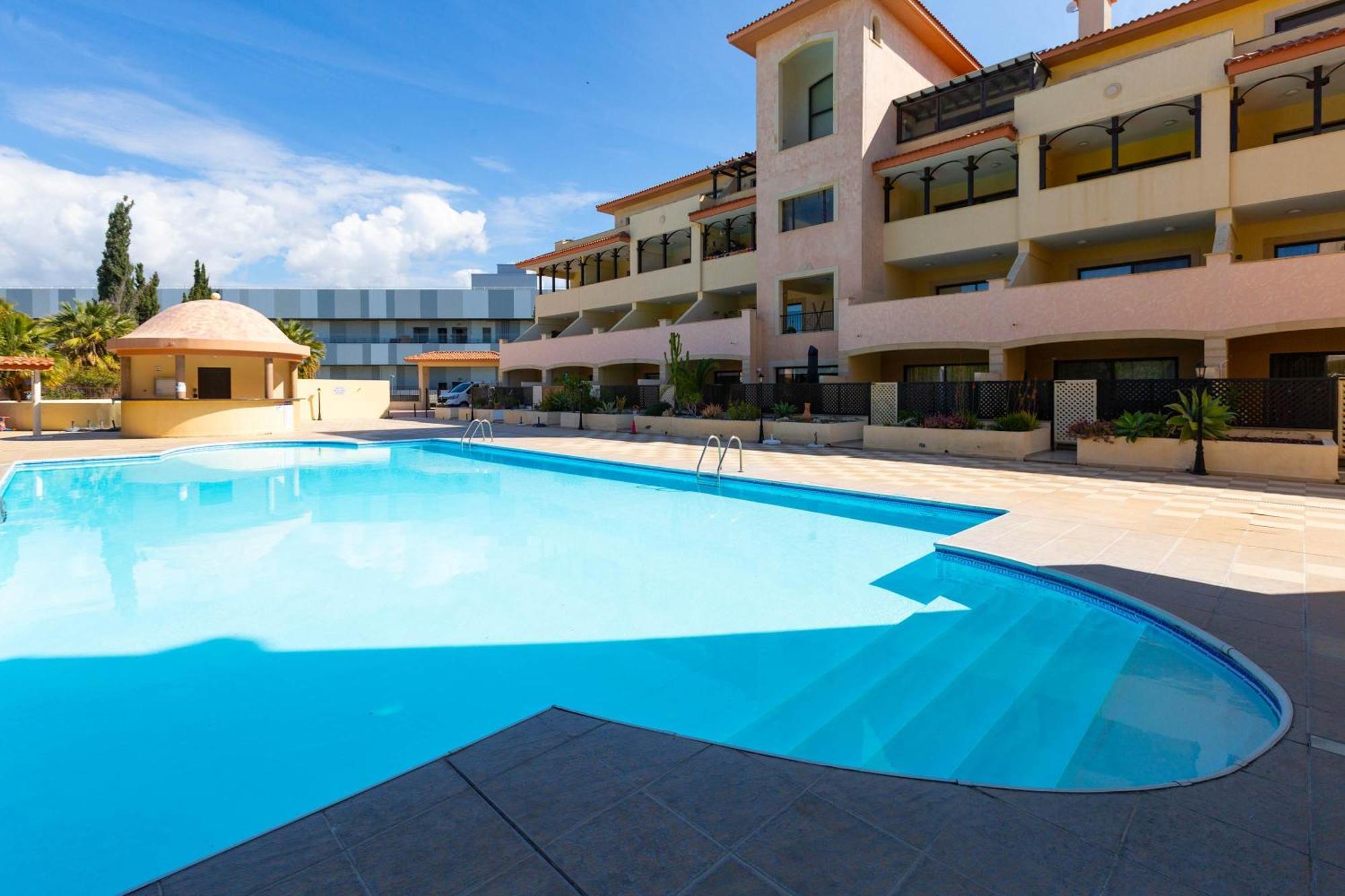 Penthouse 365 Sunsets * Paphos