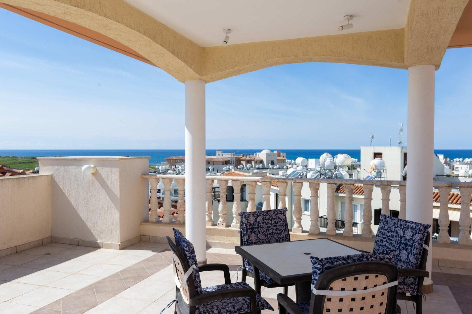 Apartment Penthouse 365 Sunsets Paphos