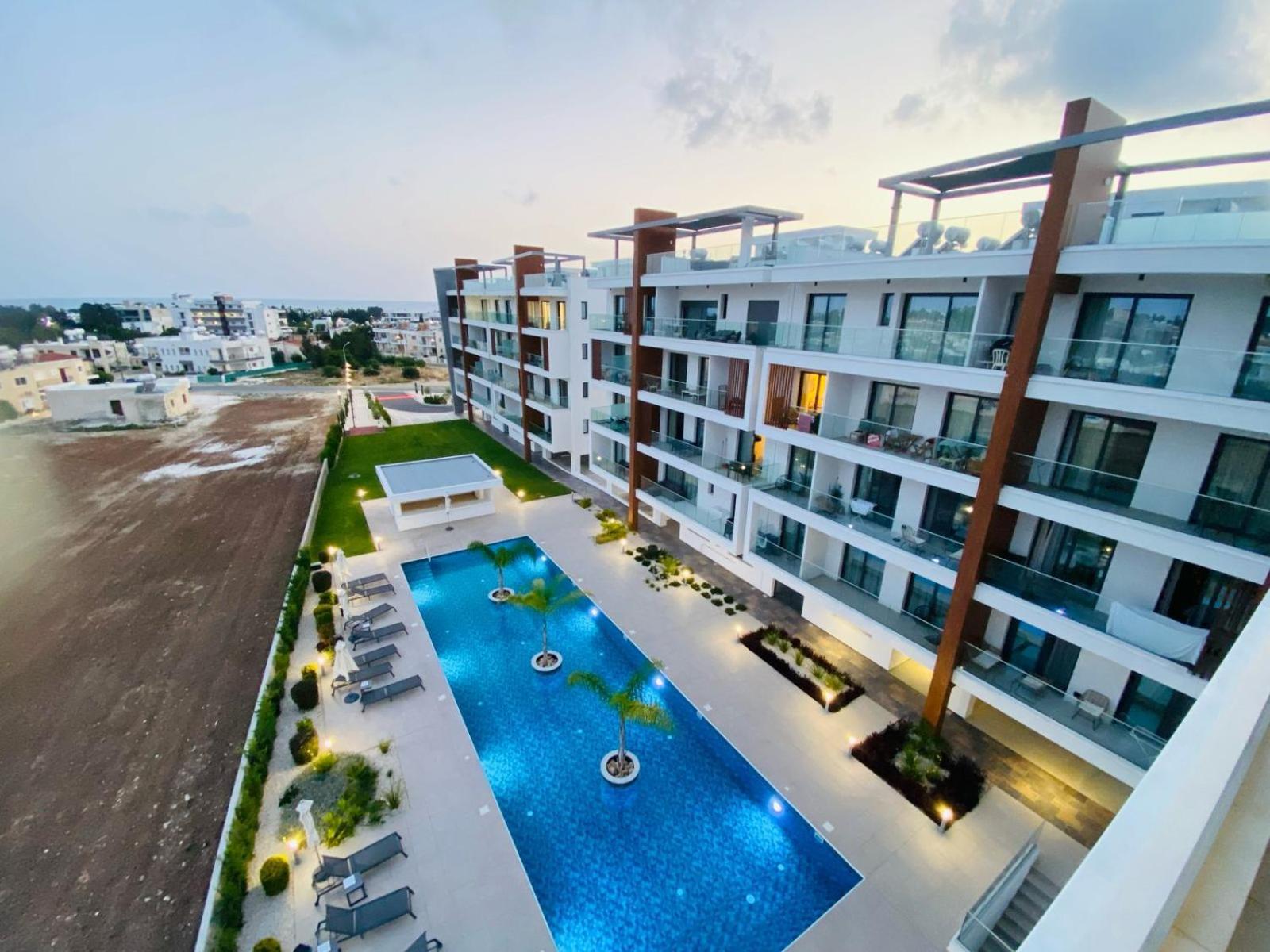 Sea View Penthouse Universal Residences
