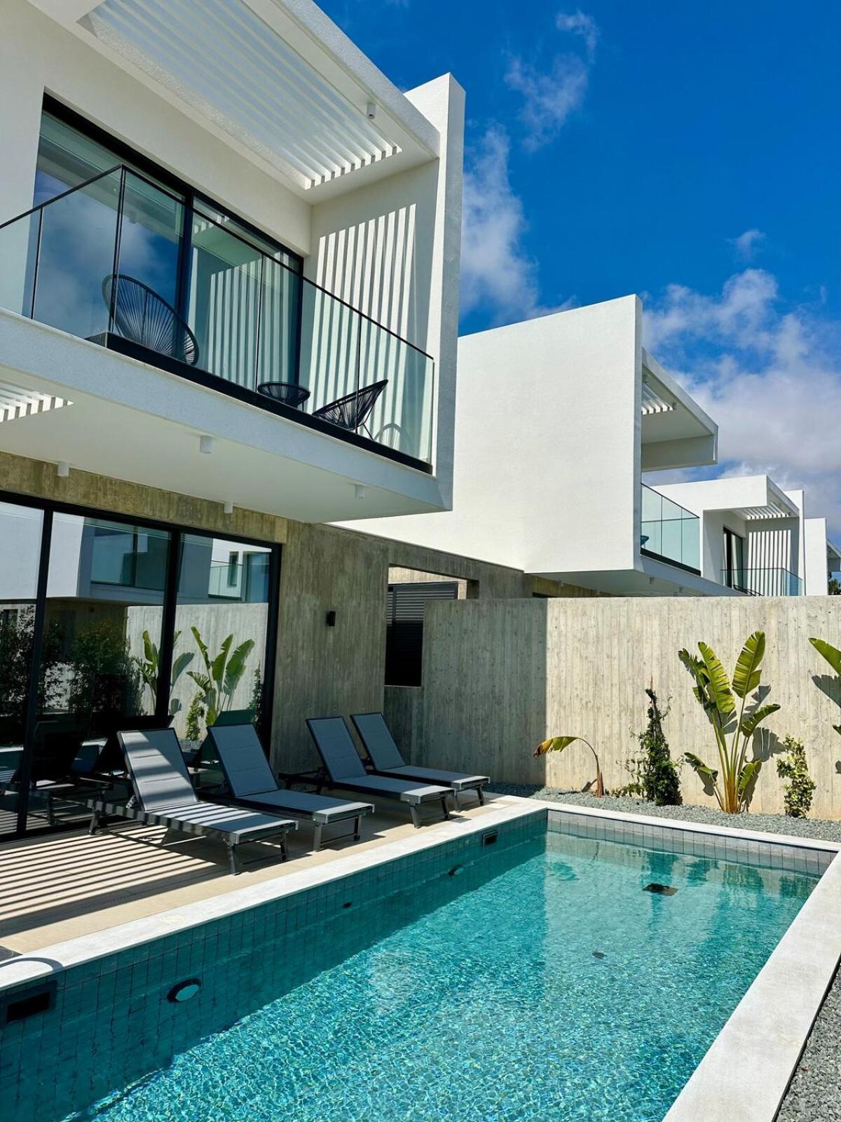 Villa Elysian Blue 4 *