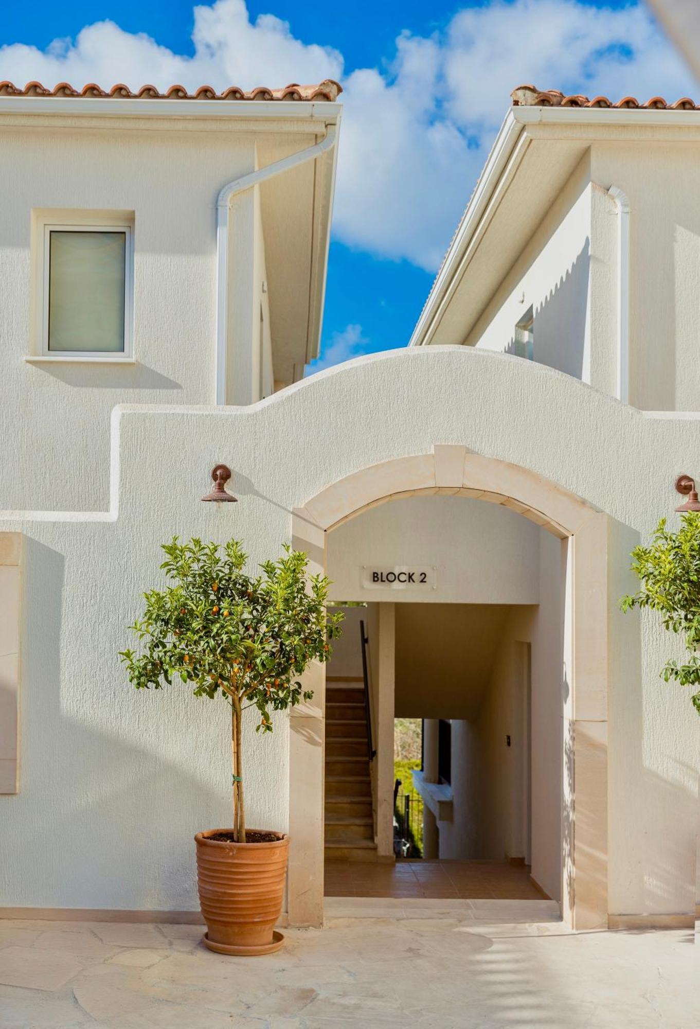 Wellclub - Family Wellness & Seaview Suites Hotel