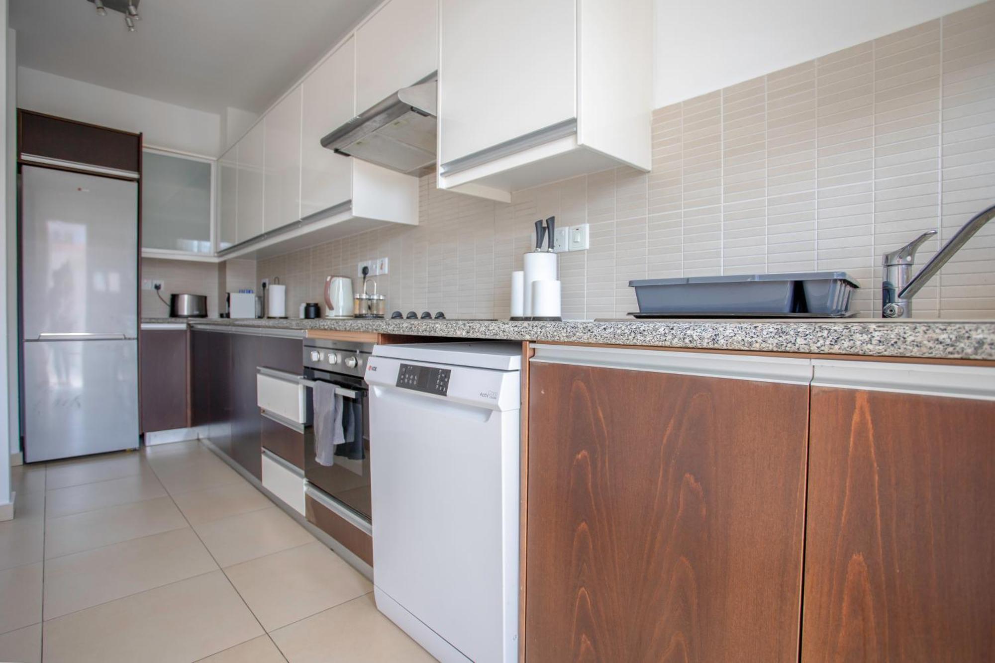 Elysia Park Apartment